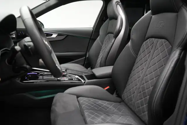 Audi A4 view 10
