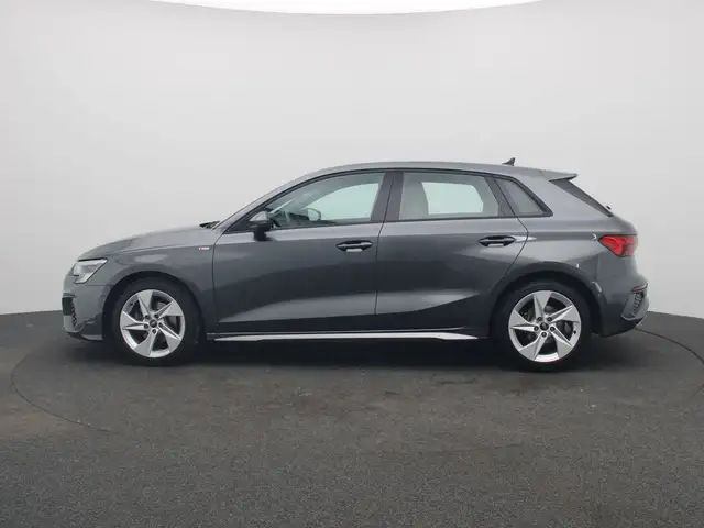 Audi A3 view 4