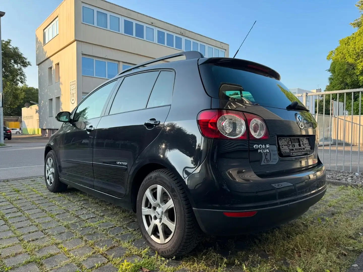 Volkswagen Golf Plus*V*United*1.6*TÜV NEU*Klima*ELFH* Schwarz - 2