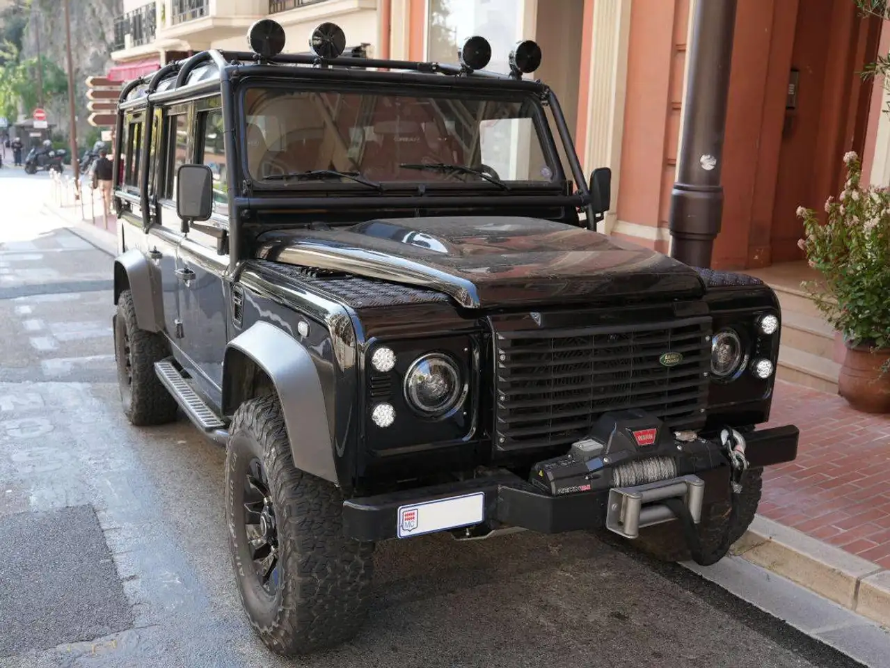 Land Rover Defender 110 station-wagon V8, foto 1