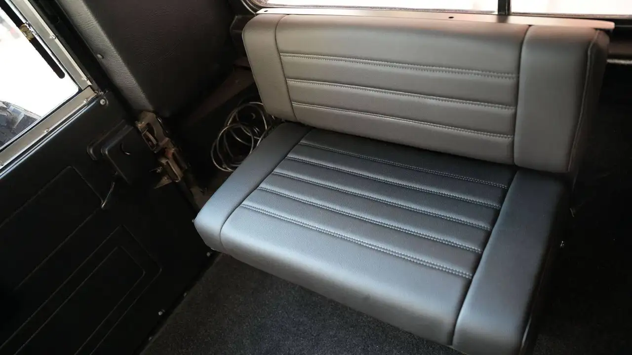 Land Rover Defender 110 station-wagon V8, foto 8