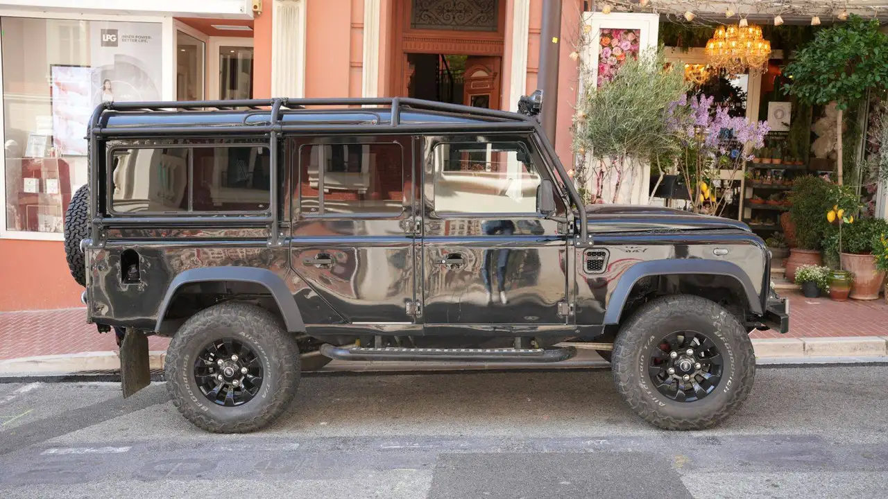 Land Rover Defender 110 station-wagon V8, foto 2