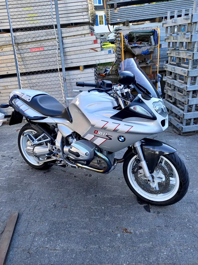 BMW R 1100 S Sonderlackierung Stříbrná - 2