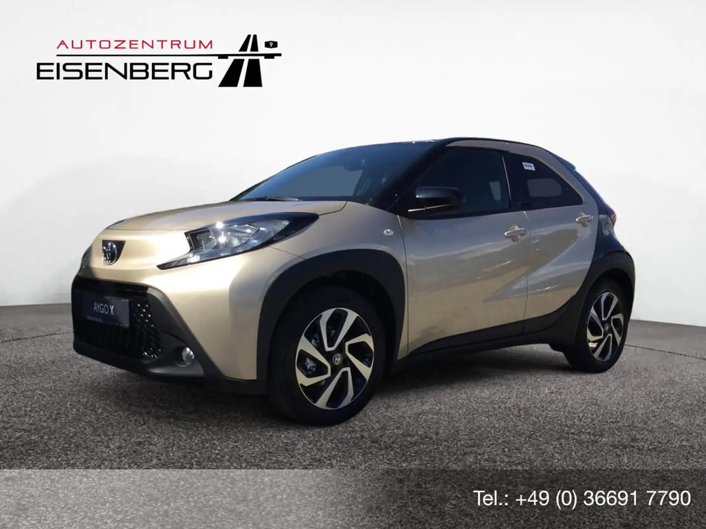 Toyota Aygo X 1.0 Teamplayer Beige - 1