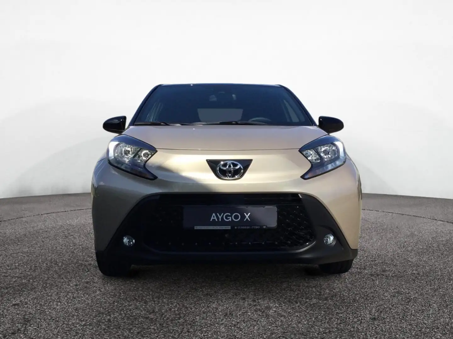Toyota Aygo X 1.0 Teamplayer Beige - 2