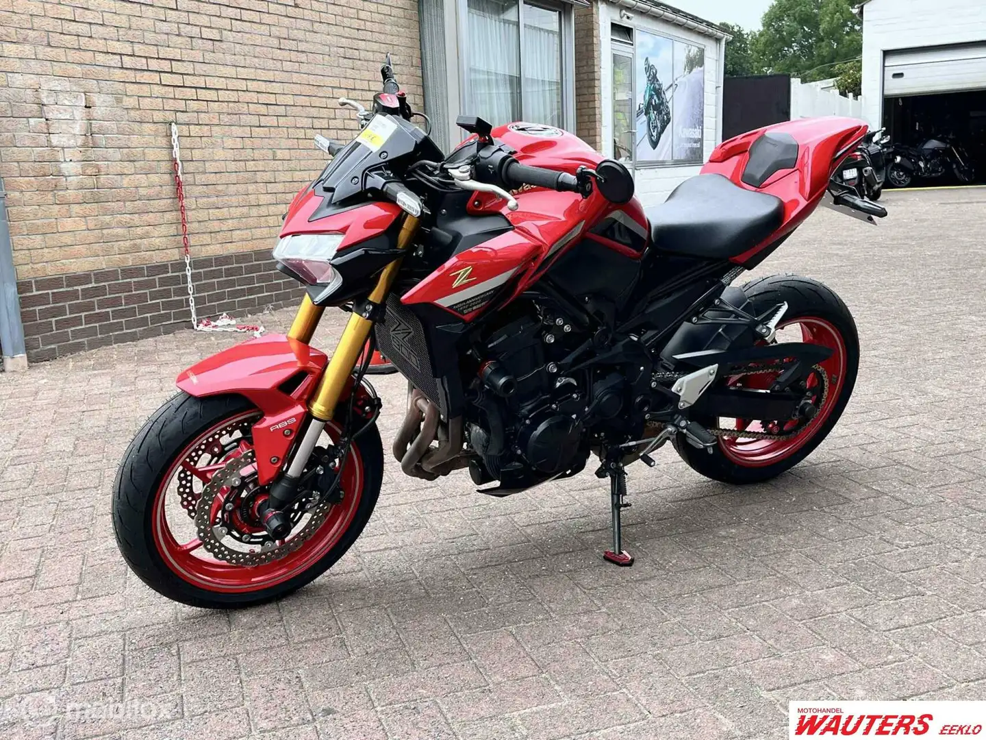 Kawasaki Z 900 50th Anniversary Akrapovic Performance Rouge - 2