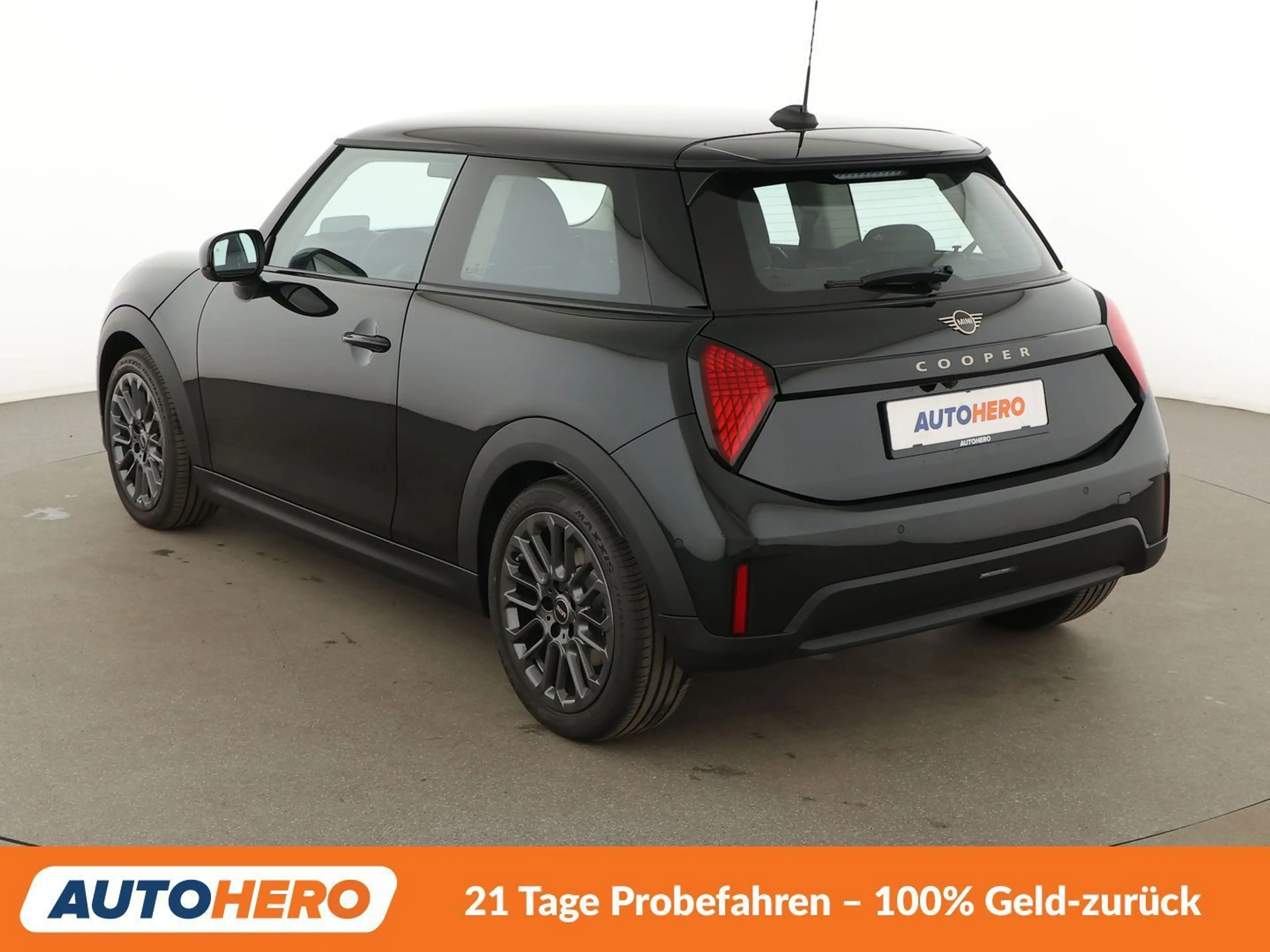 MINI Cooper Coupe Cooper C Essential Trim Aut.*NAVI*TEMPO*PDC* — photo 4