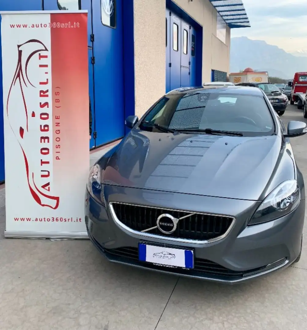 Volvo V40 D2 Geartronic Kinetic EURO 6B Grigio - 1