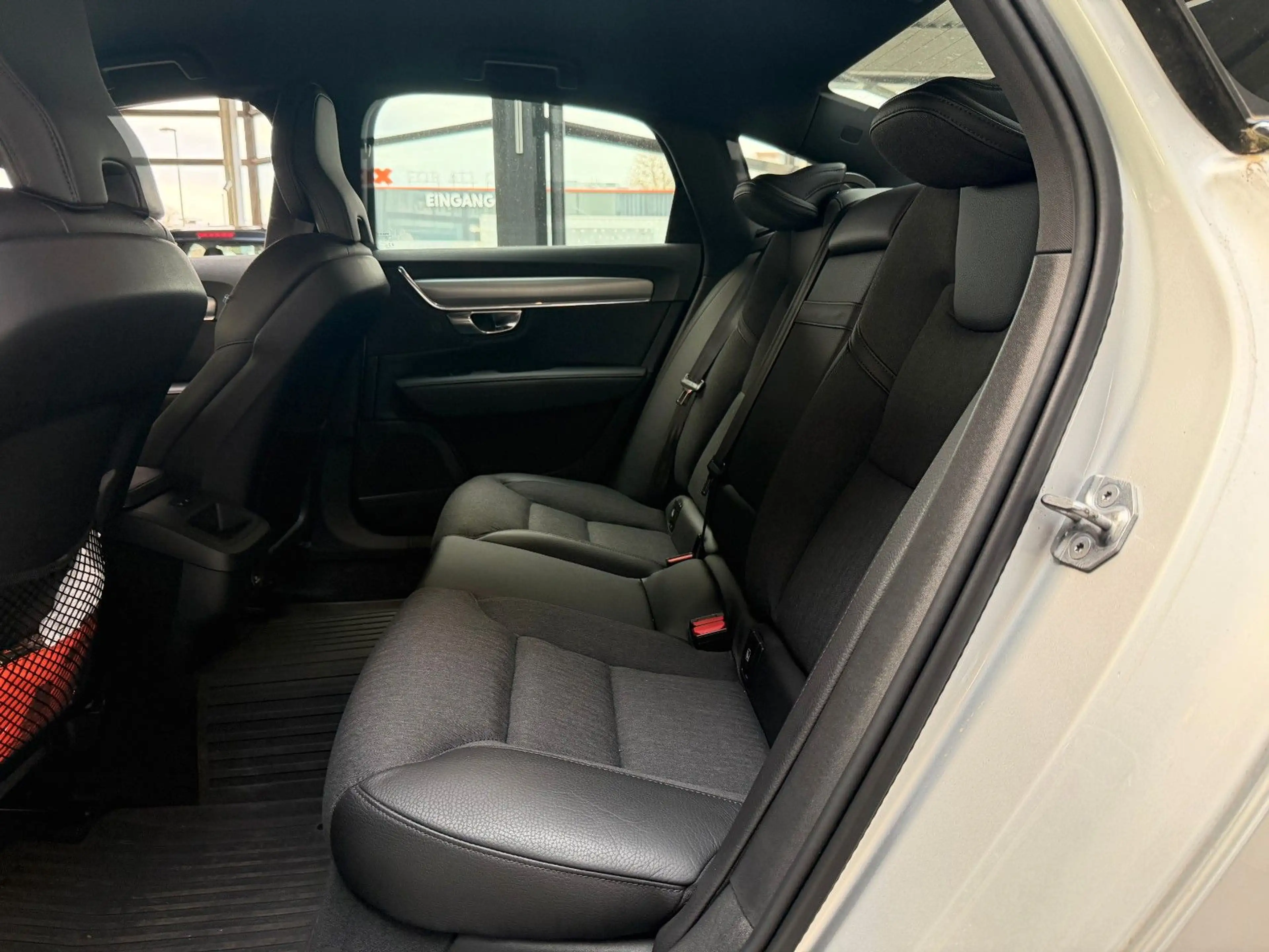 Volvo S90 Lim. Momentum Pro, Automatik, CarPlay, SHZ — photo 12