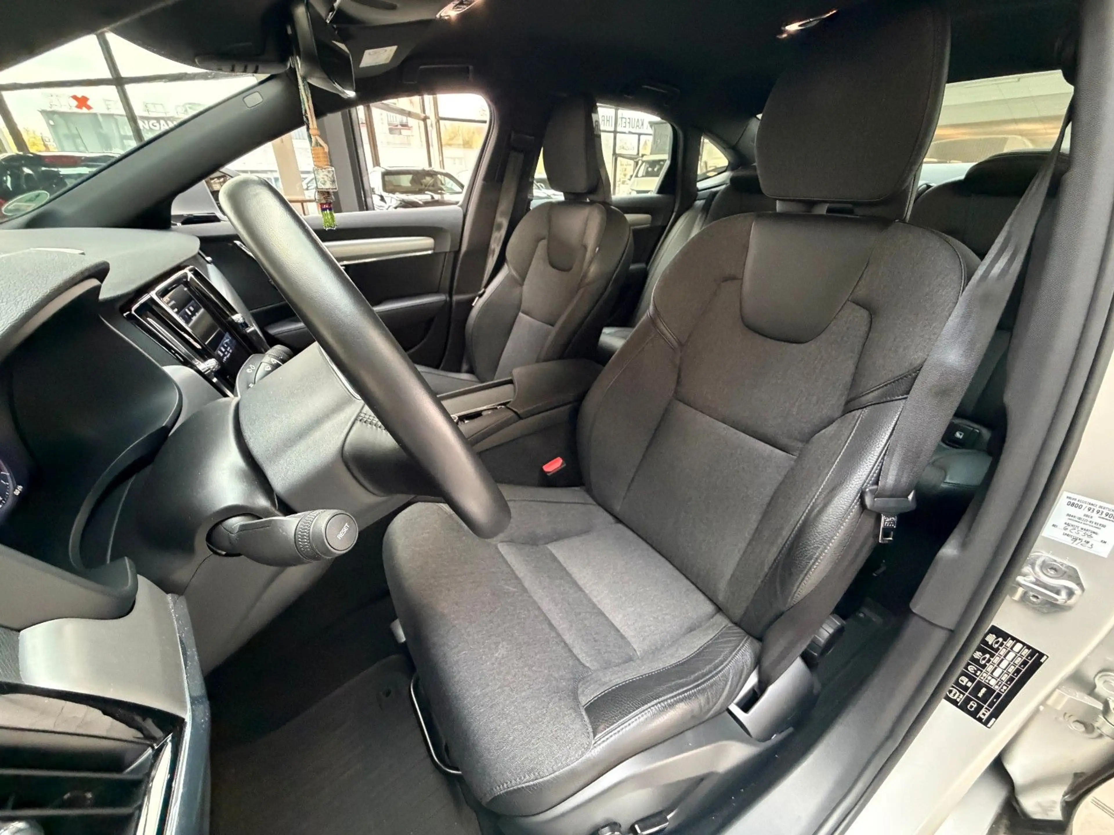 Volvo S90 Lim. Momentum Pro, Automatik, CarPlay, SHZ — photo 11