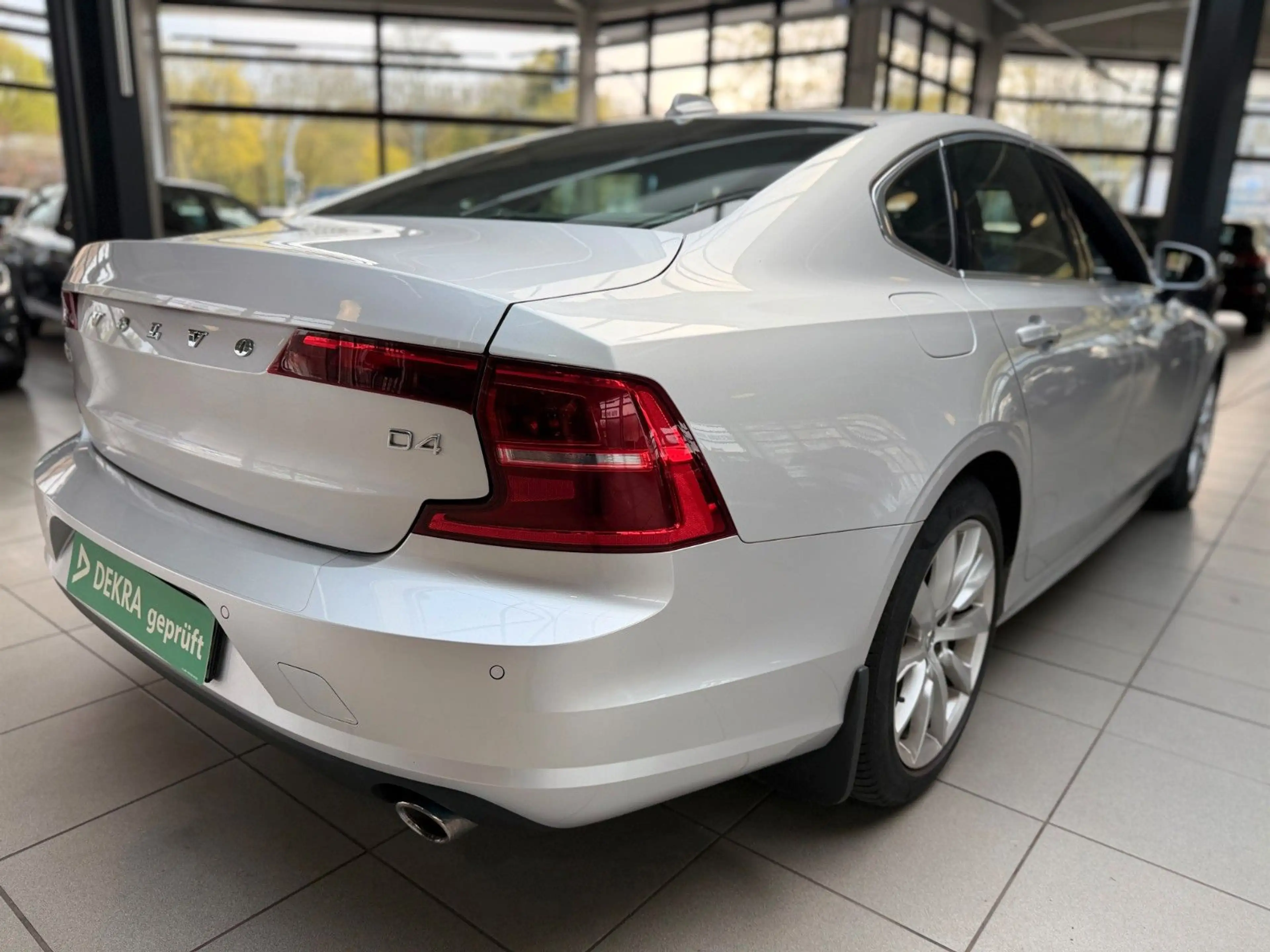Volvo S90 Lim. Momentum Pro, Automatik, CarPlay, SHZ — photo 5