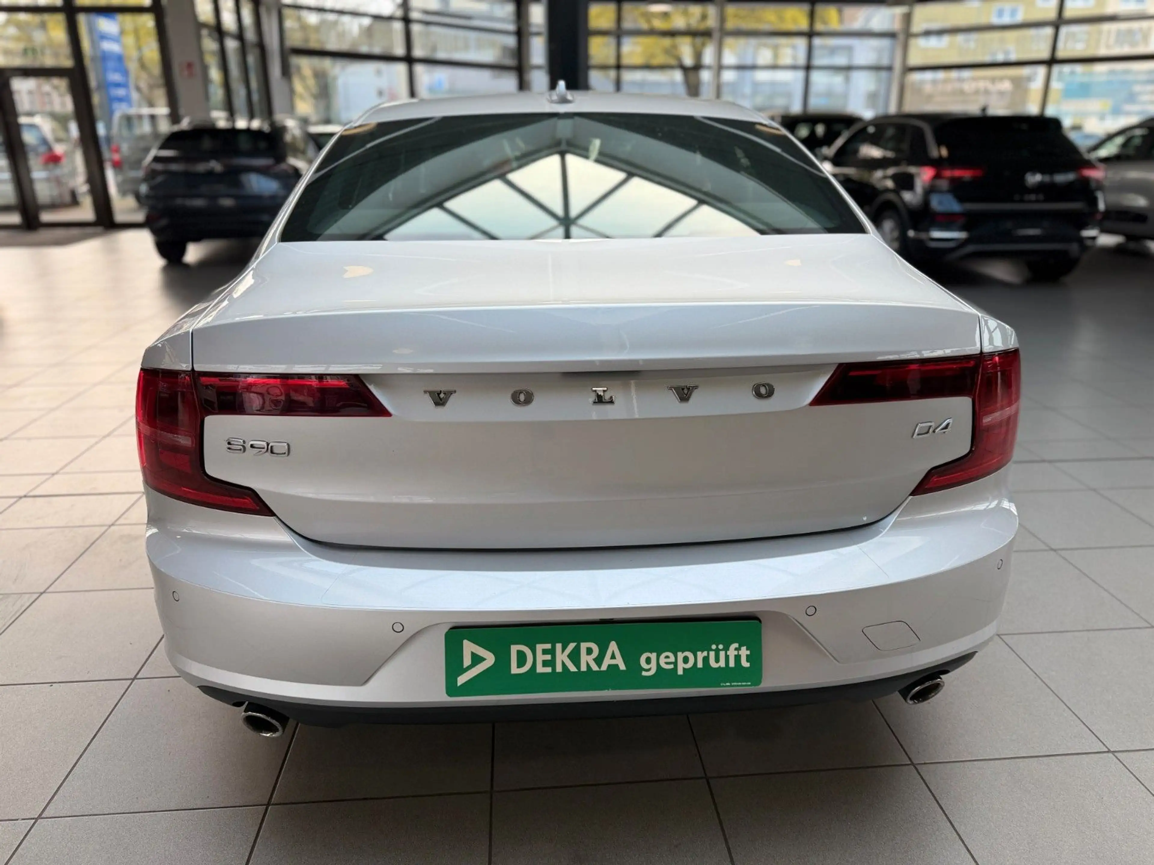 Volvo S90 Lim. Momentum Pro, Automatik, CarPlay, SHZ — photo 6