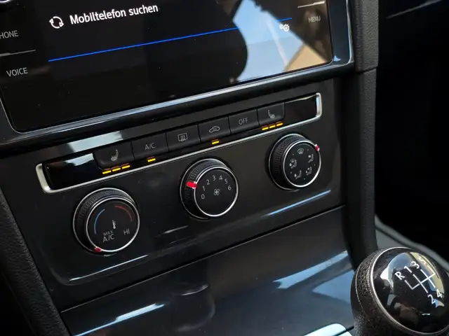 Volkswagen Golf view 13