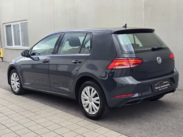 Volkswagen Golf view 5