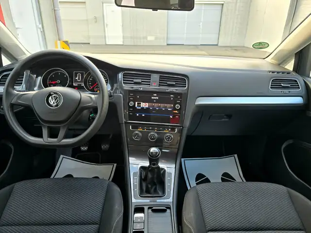 Volkswagen Golf view 10