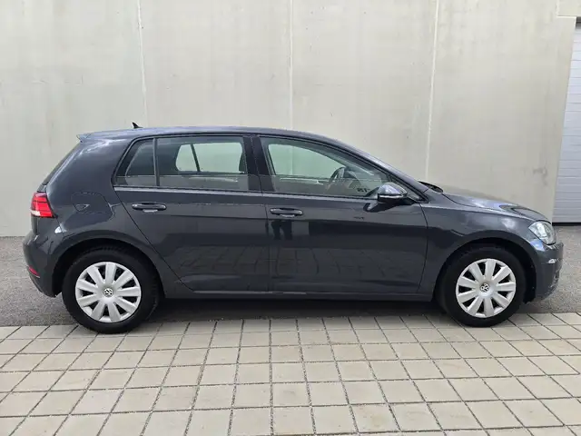Volkswagen Golf view 8