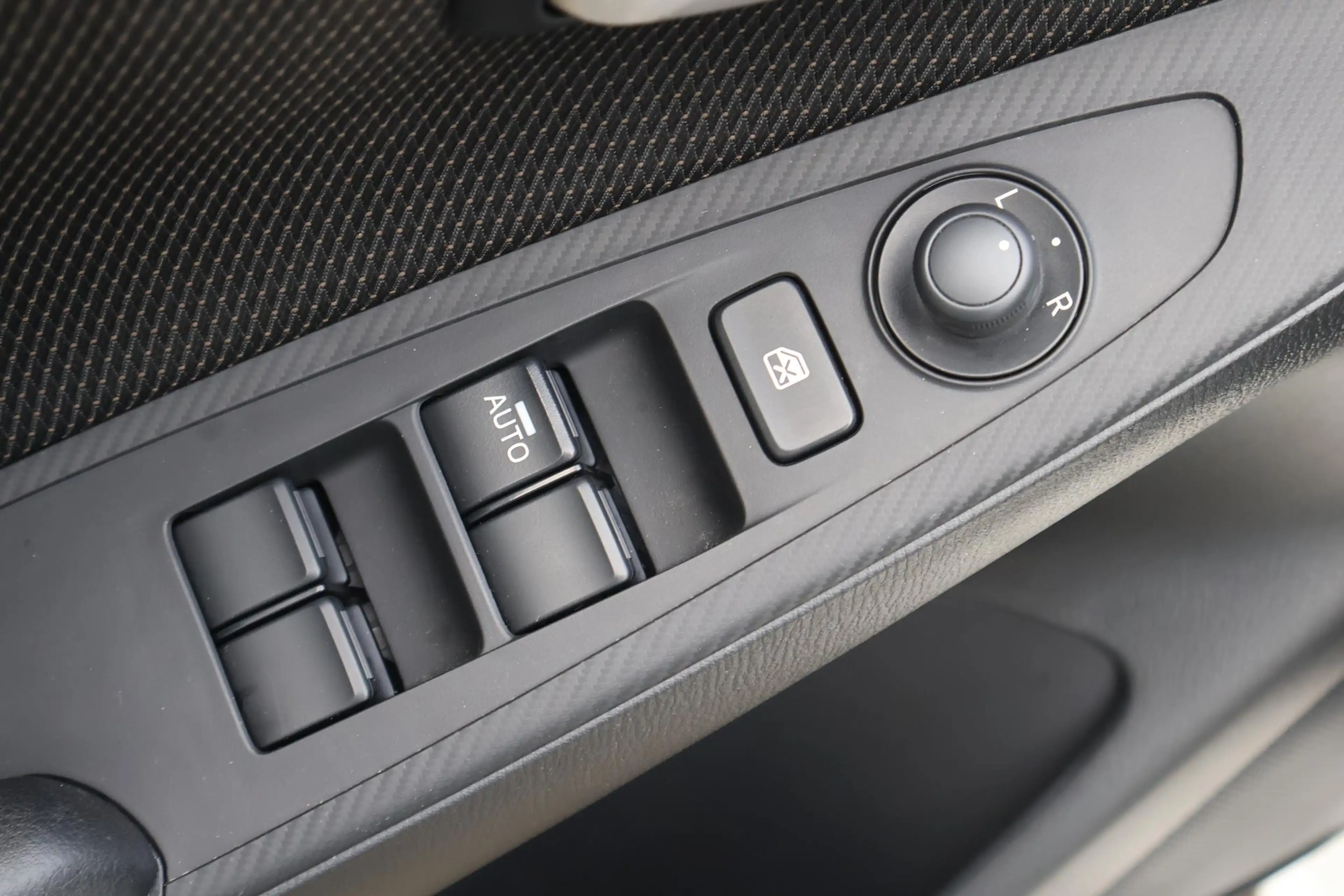 Mazda 2 1.5 Skyactiv-G Comfort — photo 13