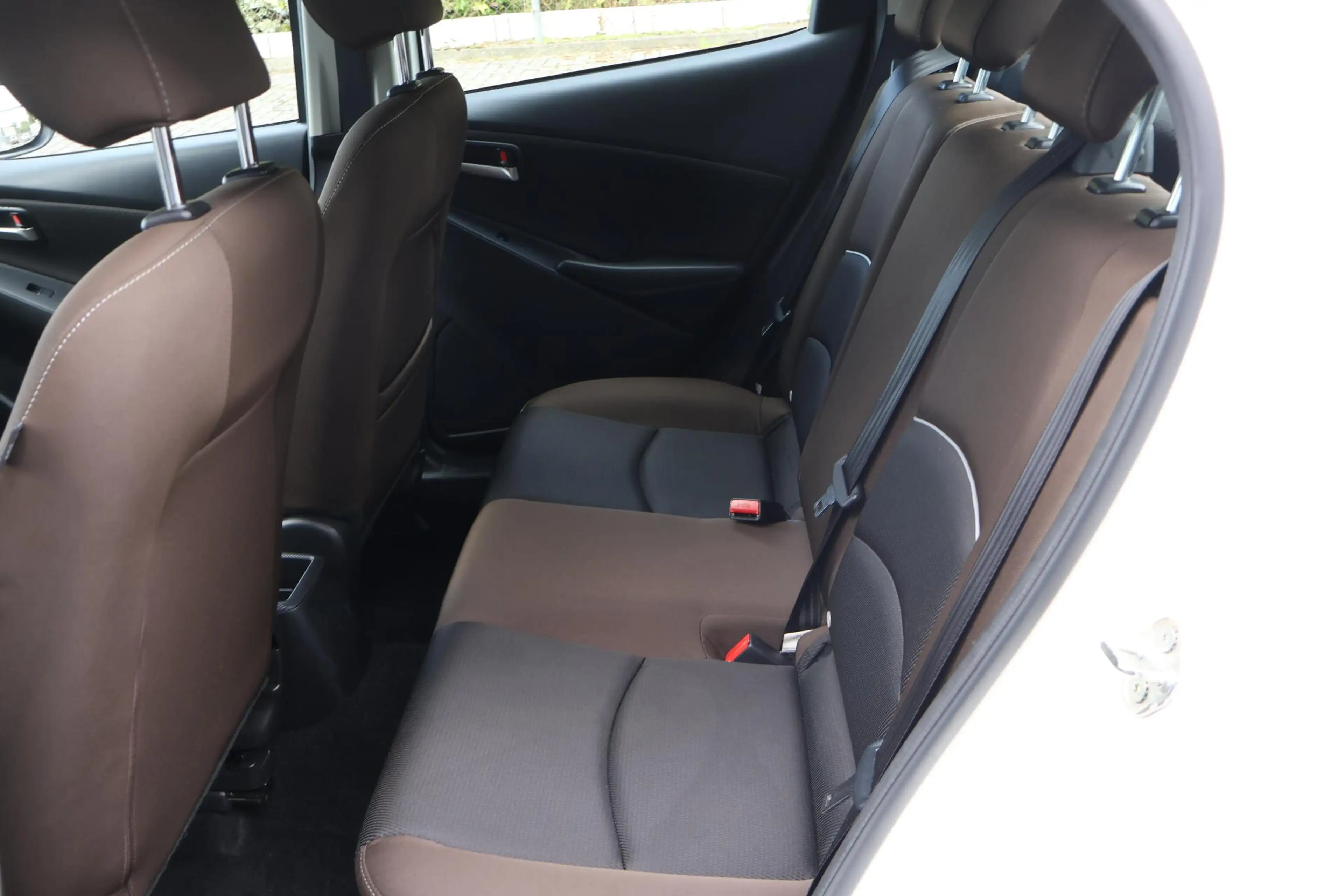 Mazda 2 1.5 Skyactiv-G Comfort — photo 10