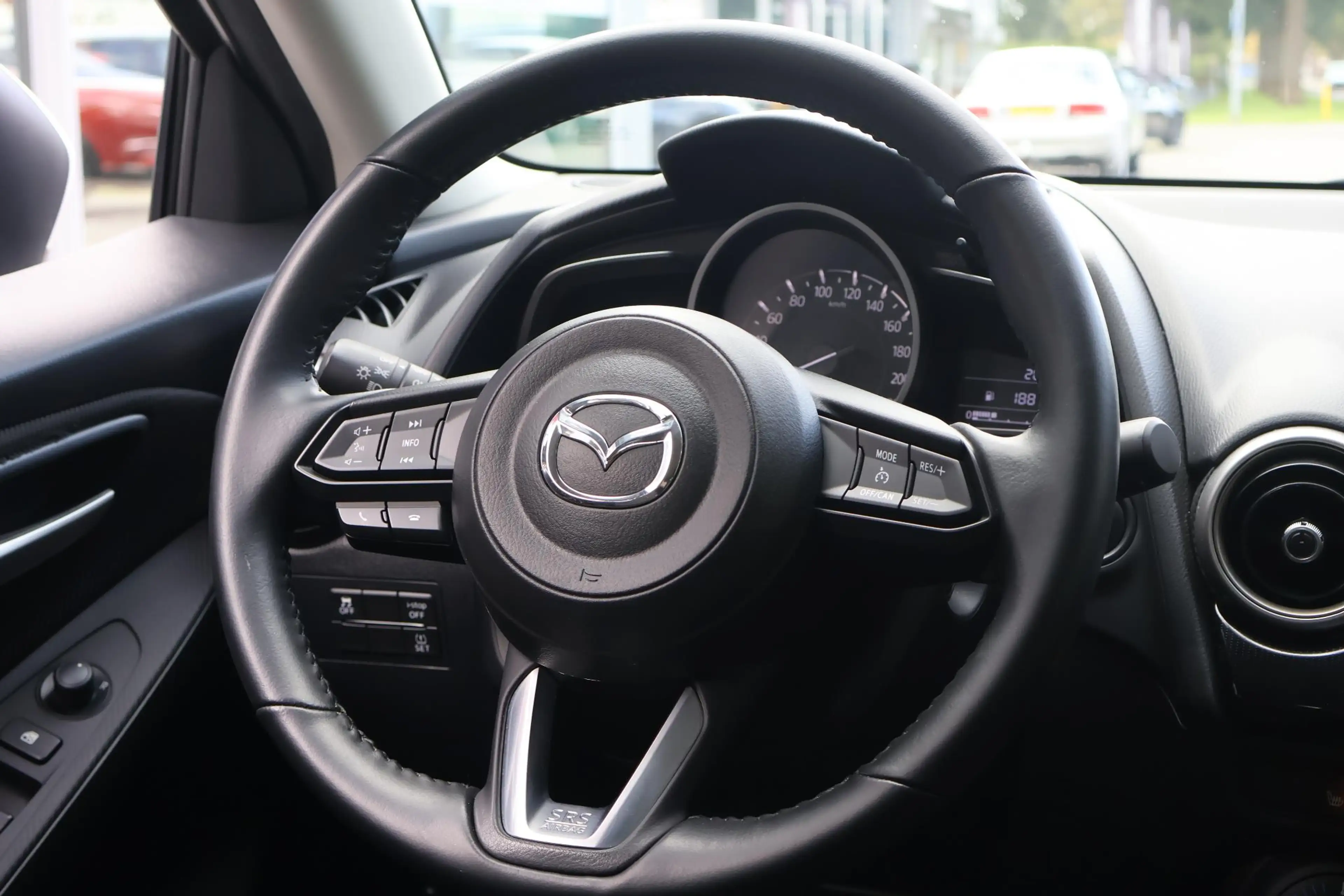Mazda 2 1.5 Skyactiv-G Comfort — photo 12