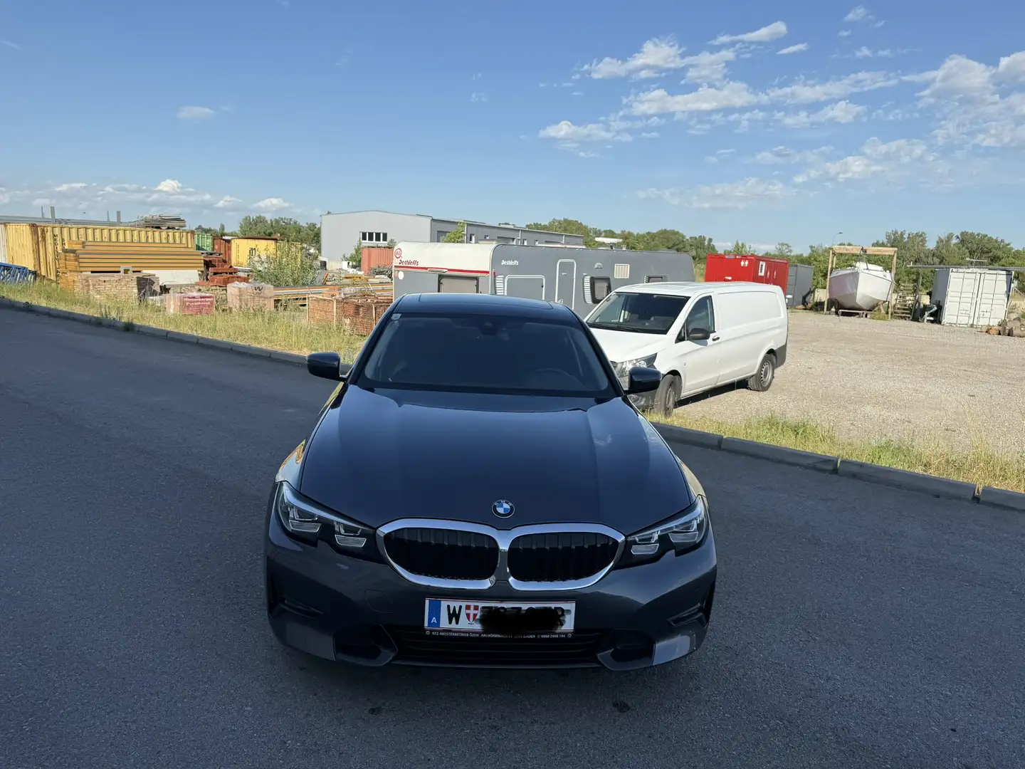 BMW 330 Luxury Line - 1