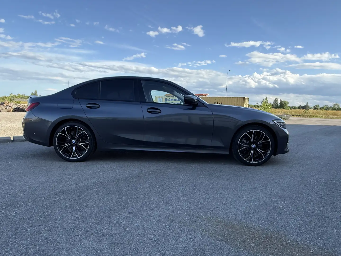 BMW 330 Luxury Line - 2