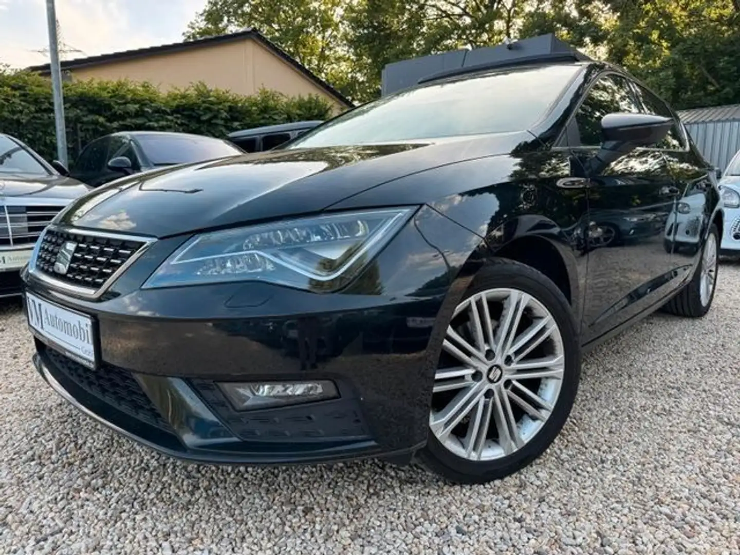 SEAT Leon 1.4 TSI Xcellence Pano*Navi*Tempo*8 Fach Zwart - 1
