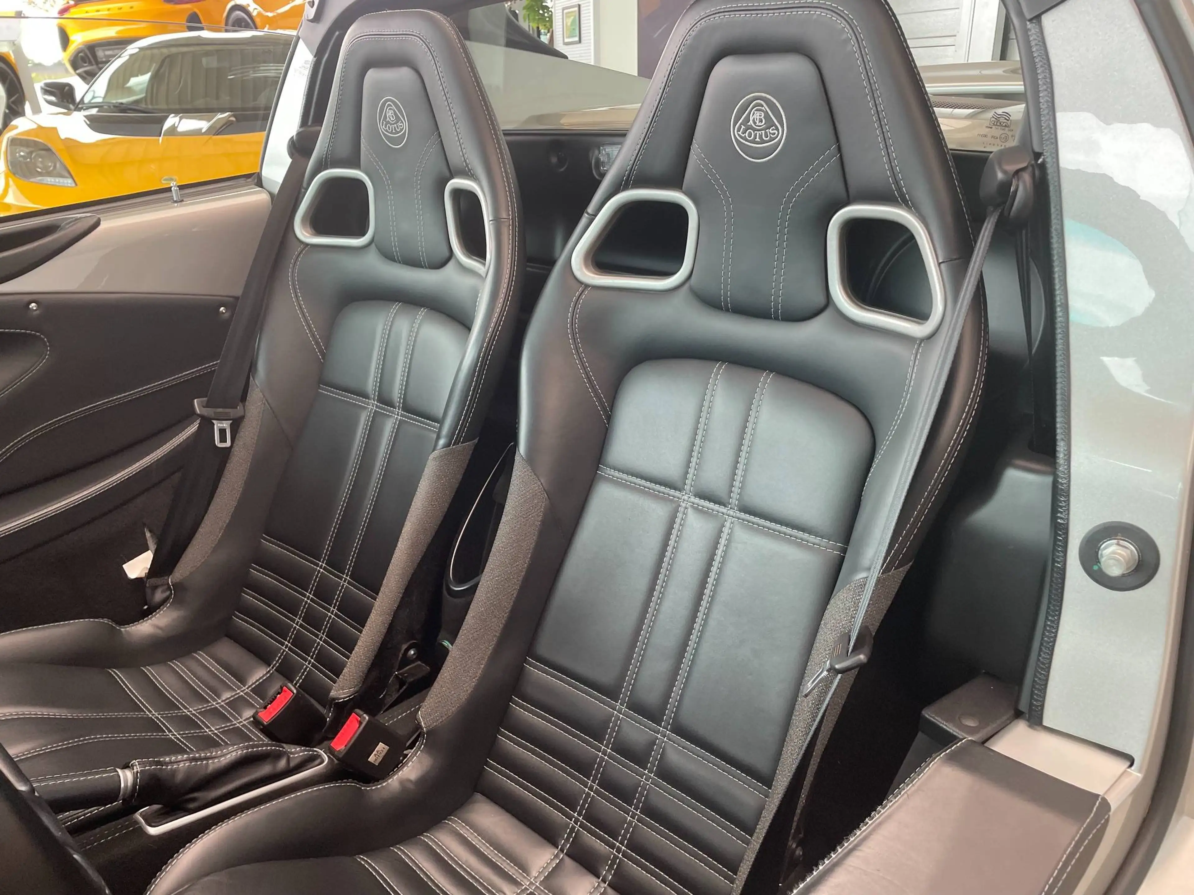 Lotus Elise Sport 220 — photo 8