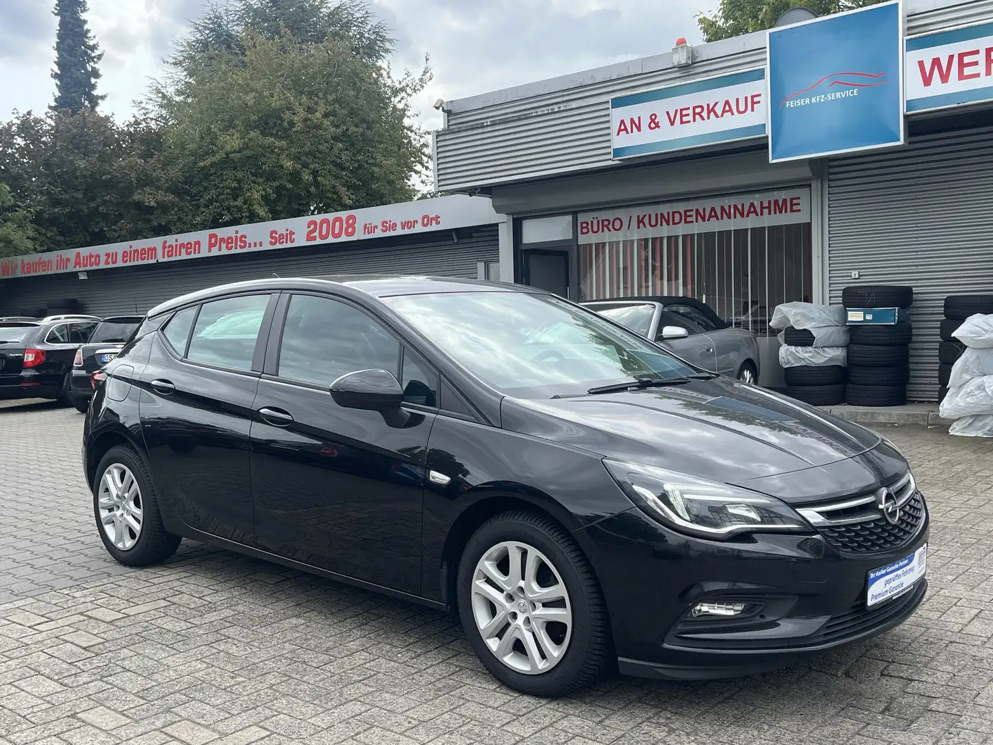Opel Astra Edition 1.6 CDTI  NAVI Schwarz - 2
