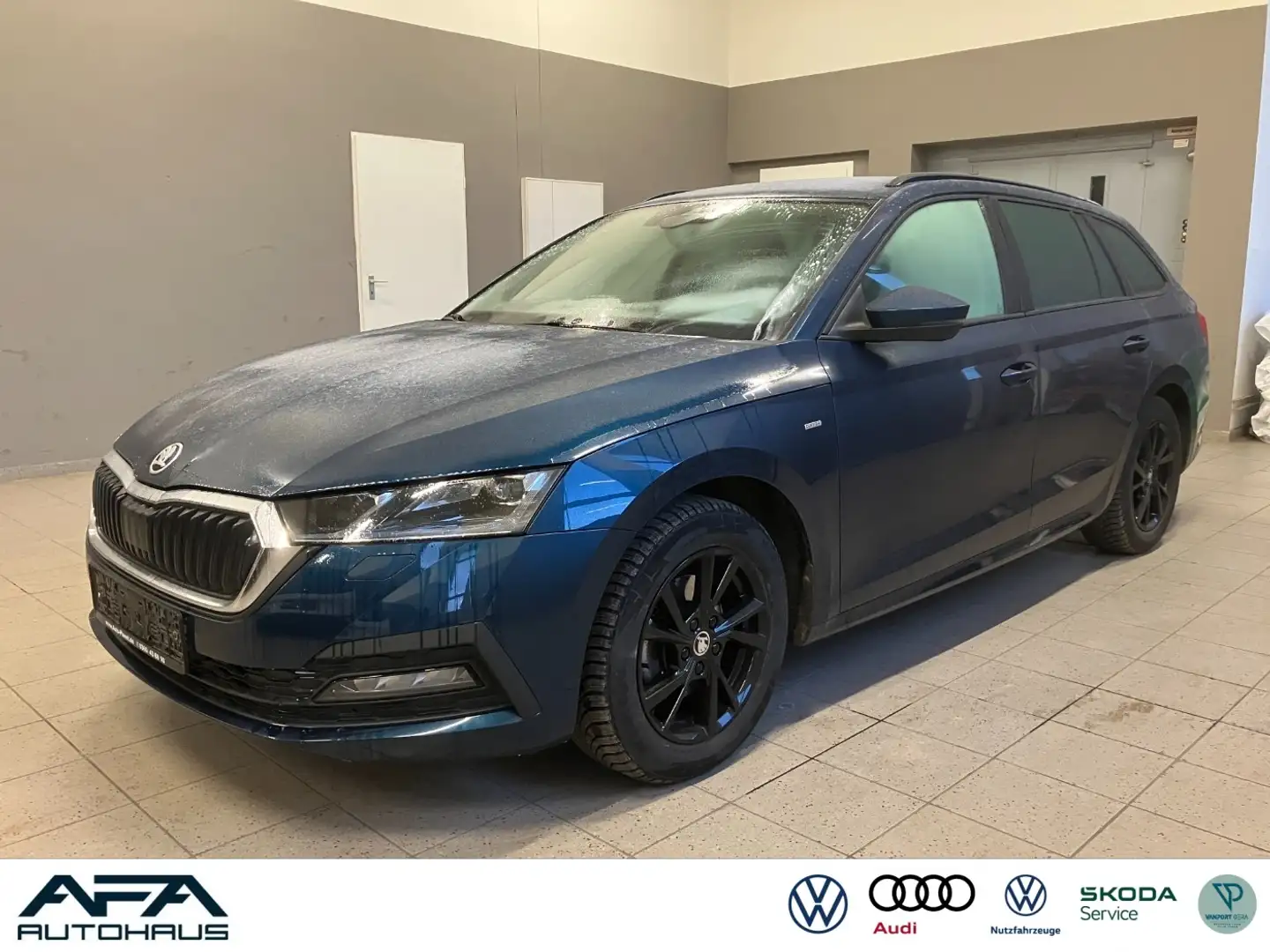 Skoda Octavia Combi 1.5 TSI CLEVER AHK*RFK*Navi*LED*17 Blau - 1