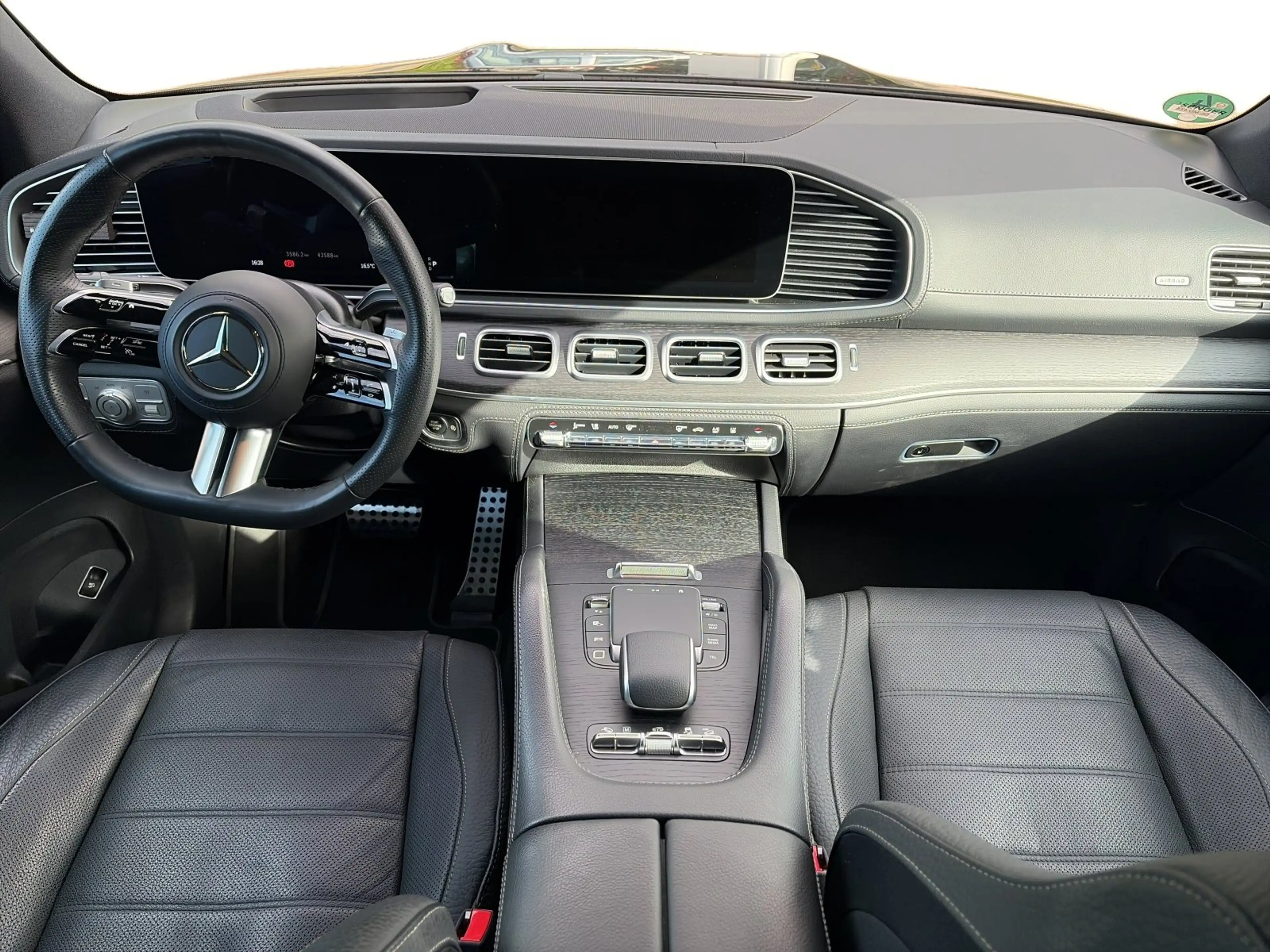 Mercedes-Benz GLS 450 — photo 11