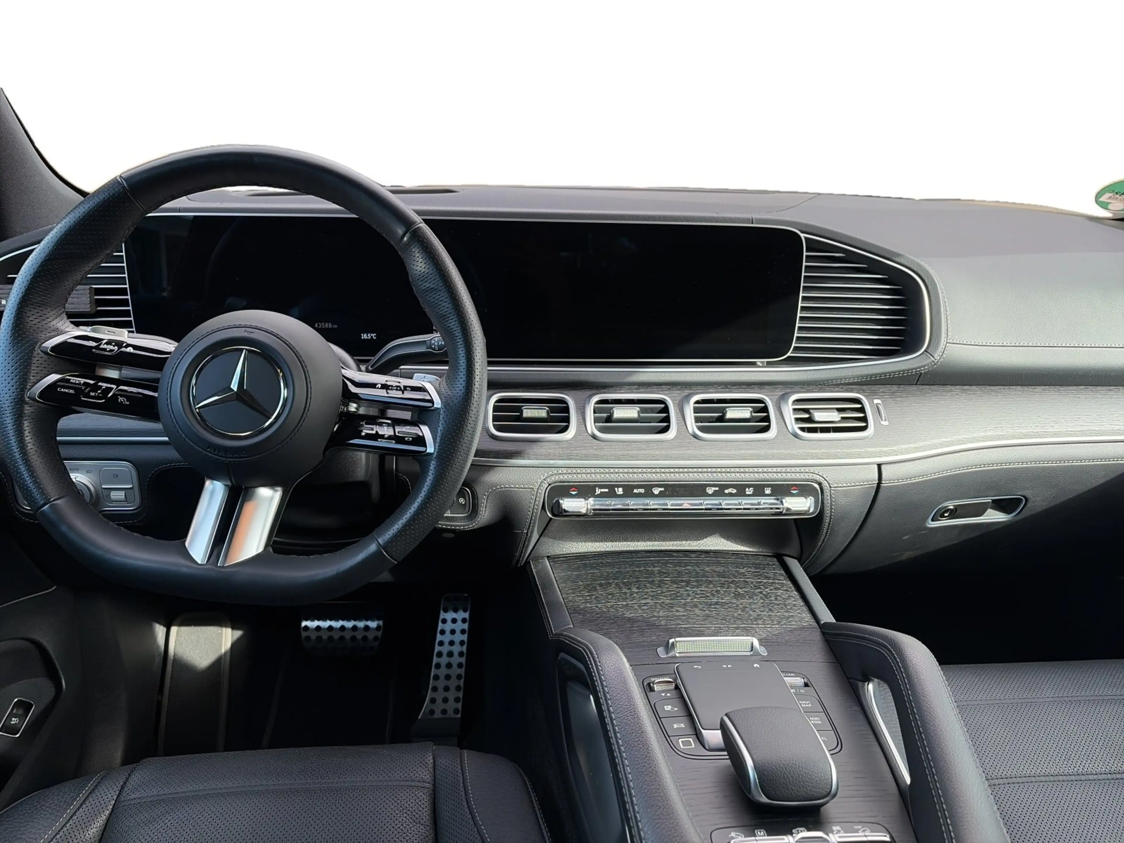 Mercedes-Benz GLS 450 — photo 10