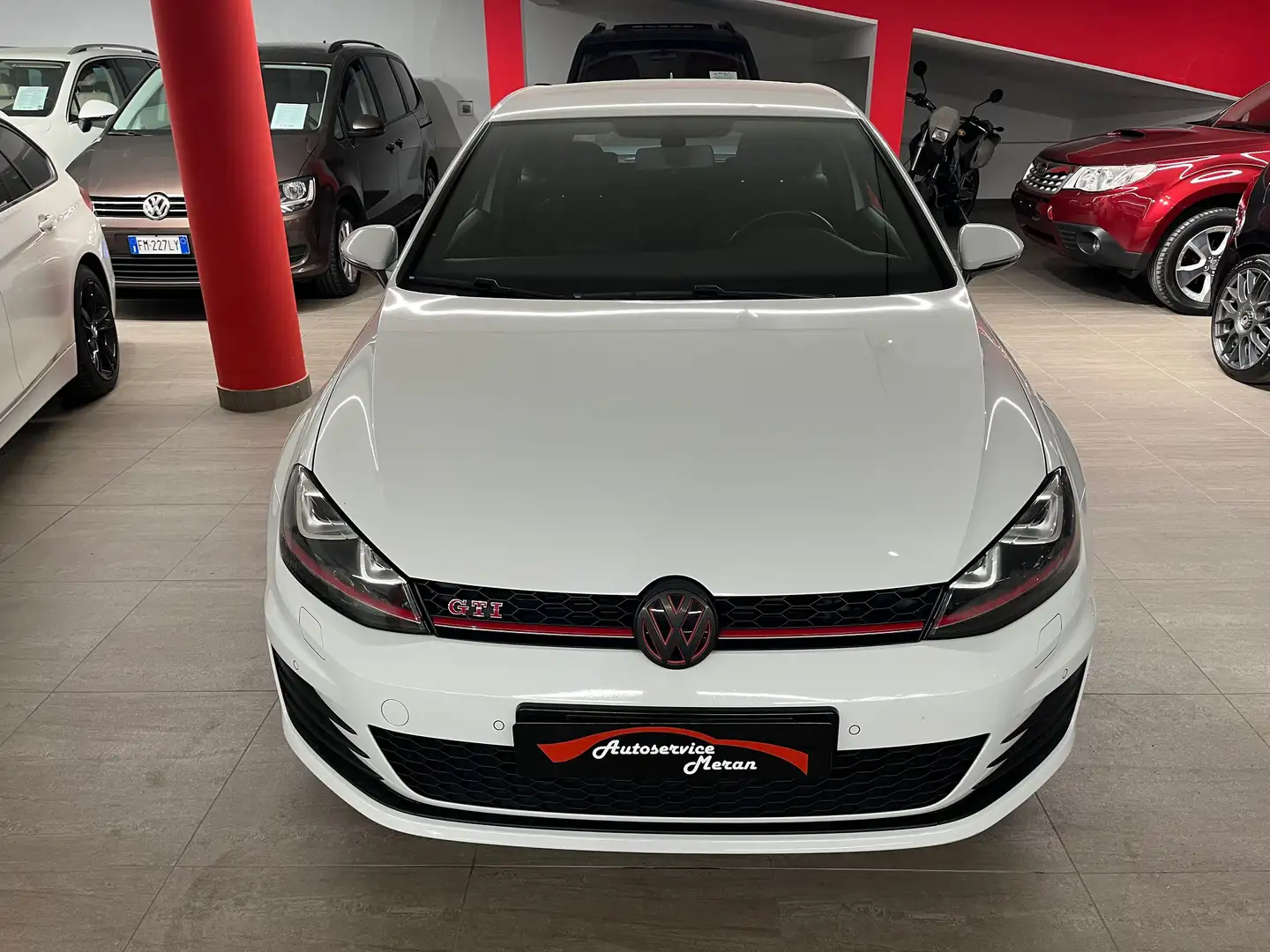 Volkswagen Golf GTI VII 2.0 TSI Performance Blanc - 2