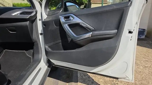 Peugeot 2008 view 7