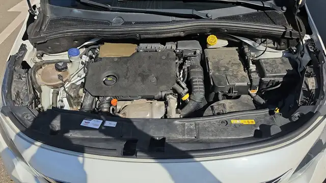Peugeot 2008 view 15