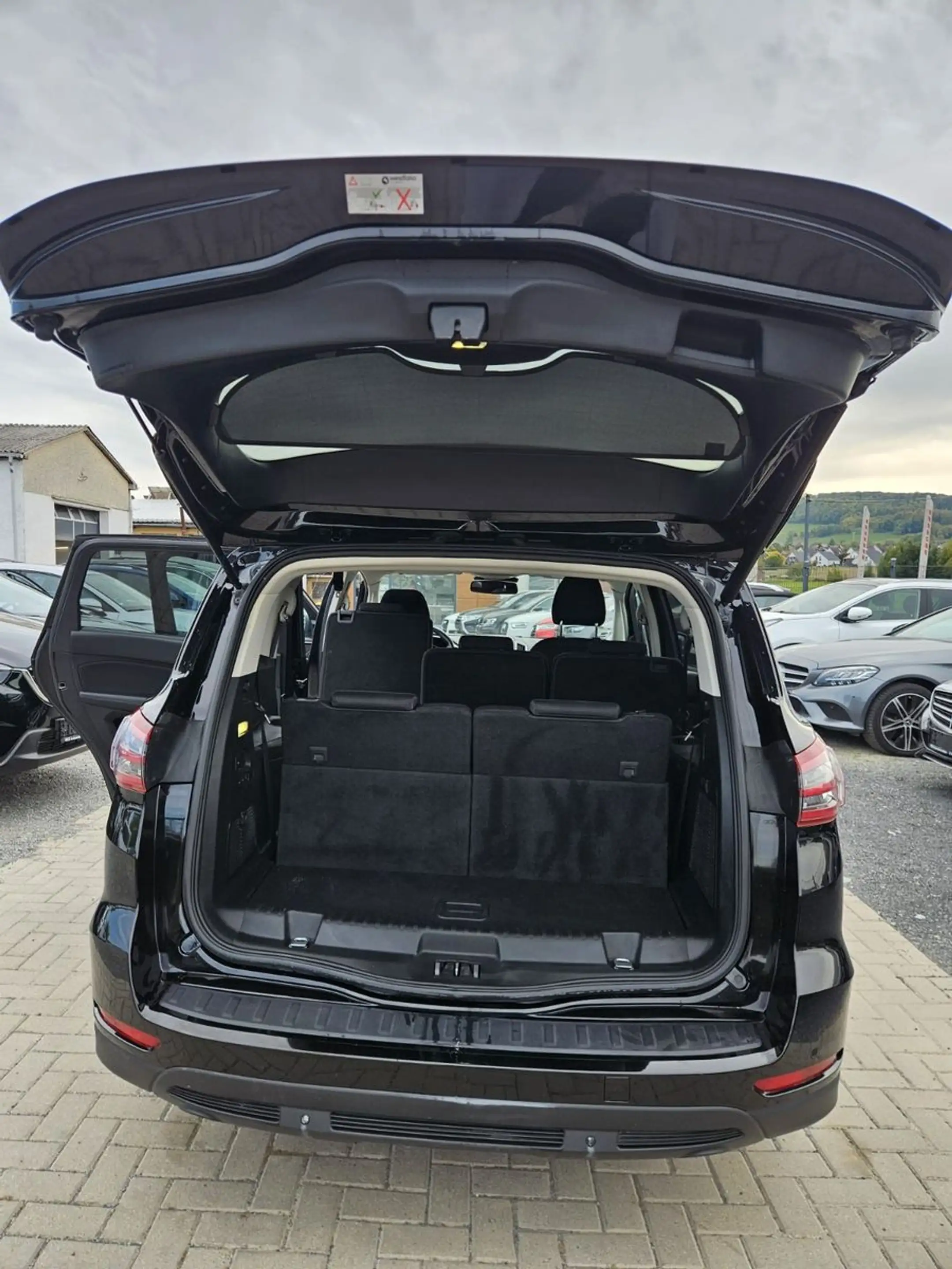 Ford S-Max S-MAX Titanium 7 Sitzer — photo 11