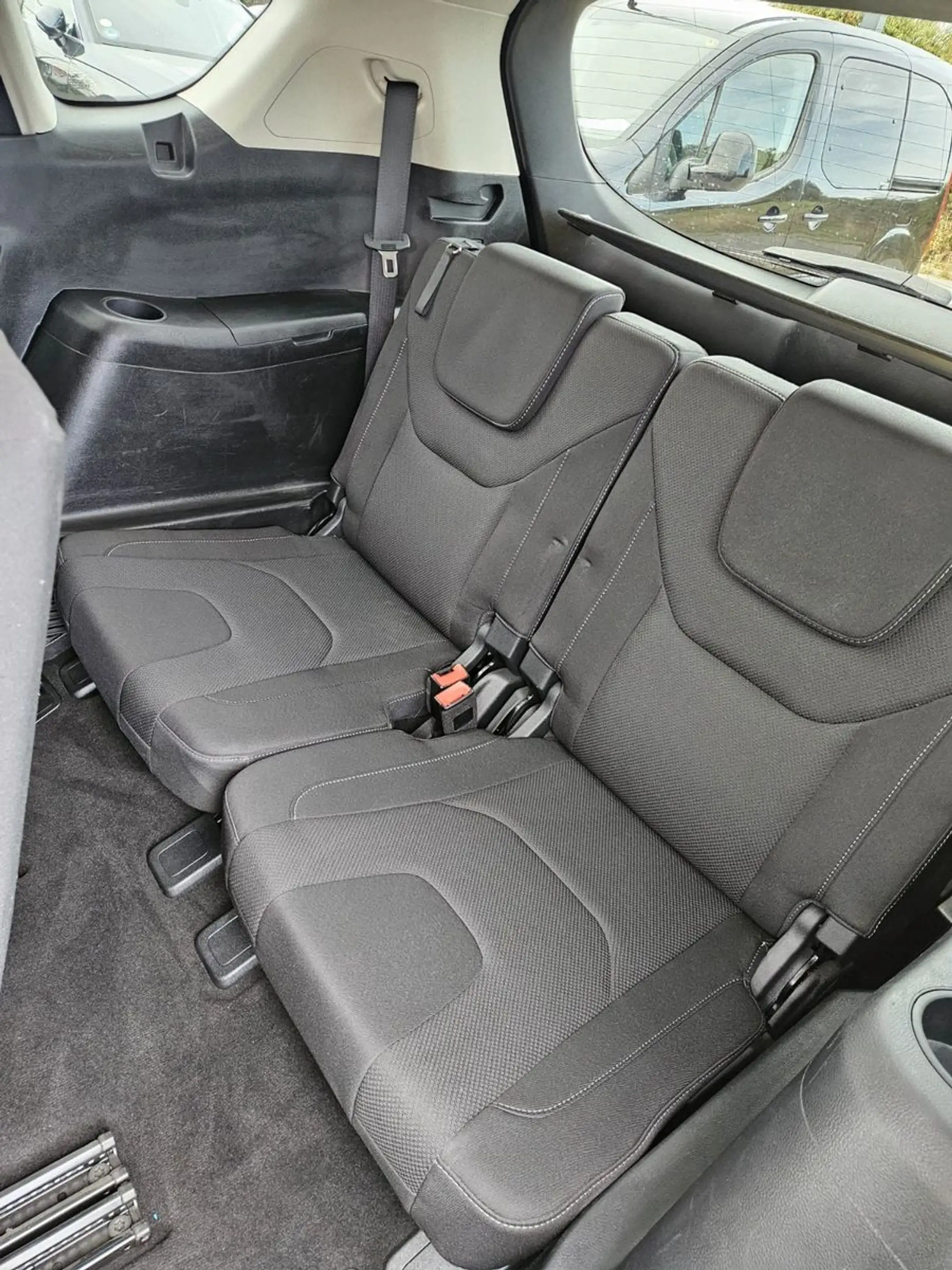 Ford S-Max S-MAX Titanium 7 Sitzer — photo 10