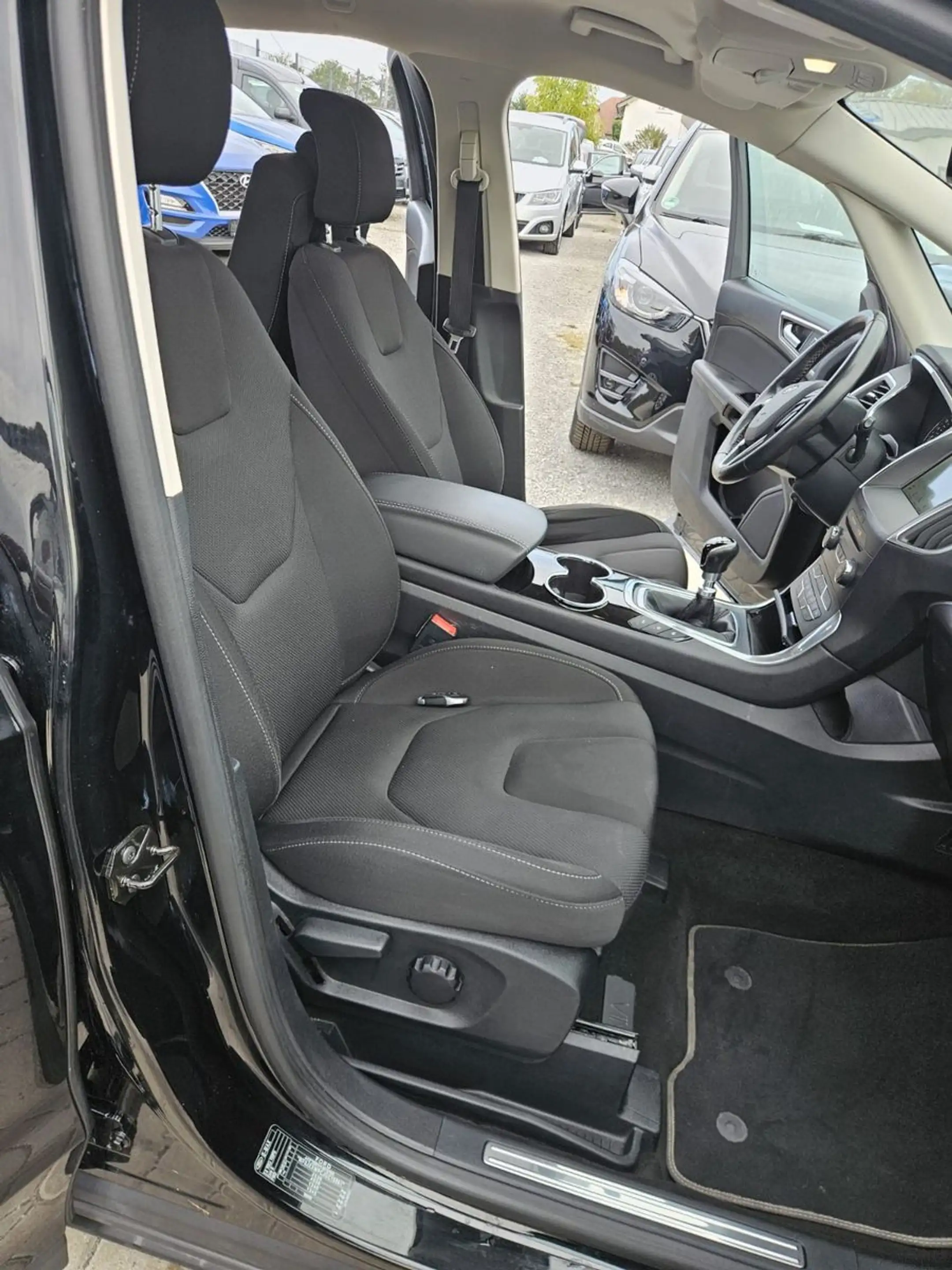 Ford S-Max S-MAX Titanium 7 Sitzer — photo 14