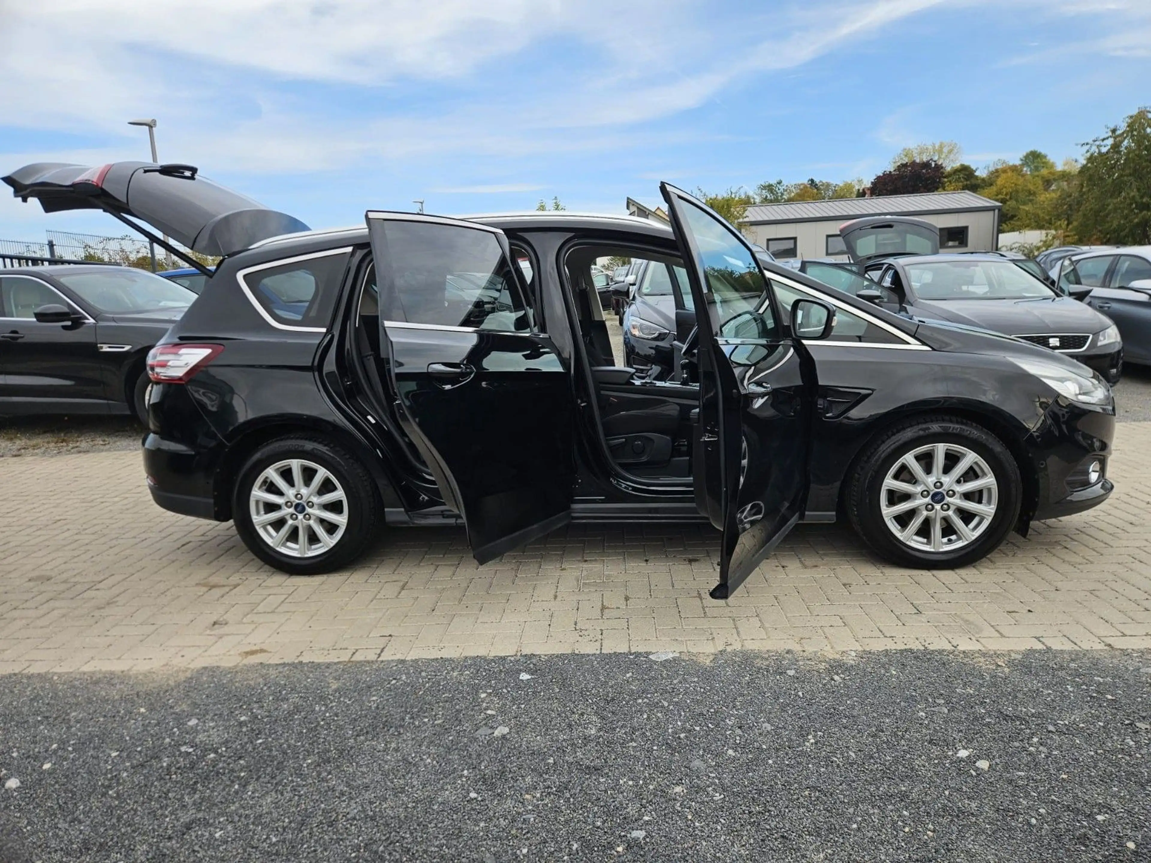 Ford S-Max S-MAX Titanium 7 Sitzer — photo 15