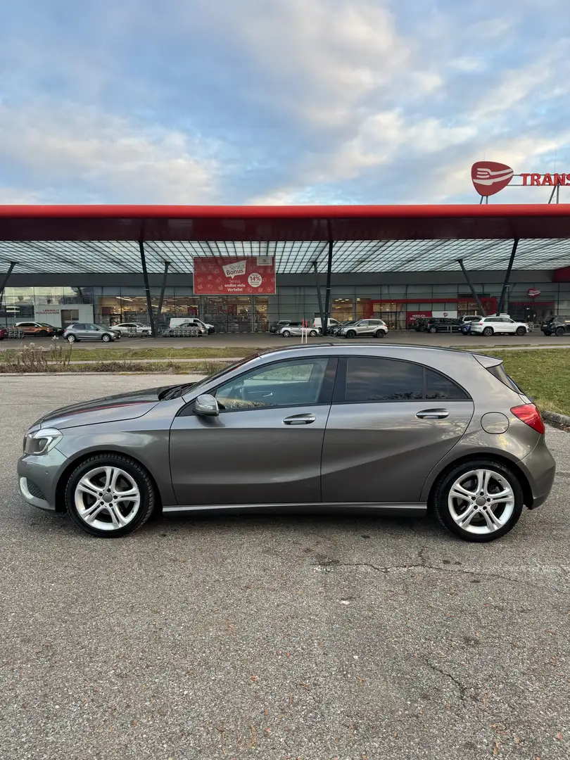 Mercedes-Benz A 200 CDI BlueEfficiency 4MATIC Aut. Grau - 2