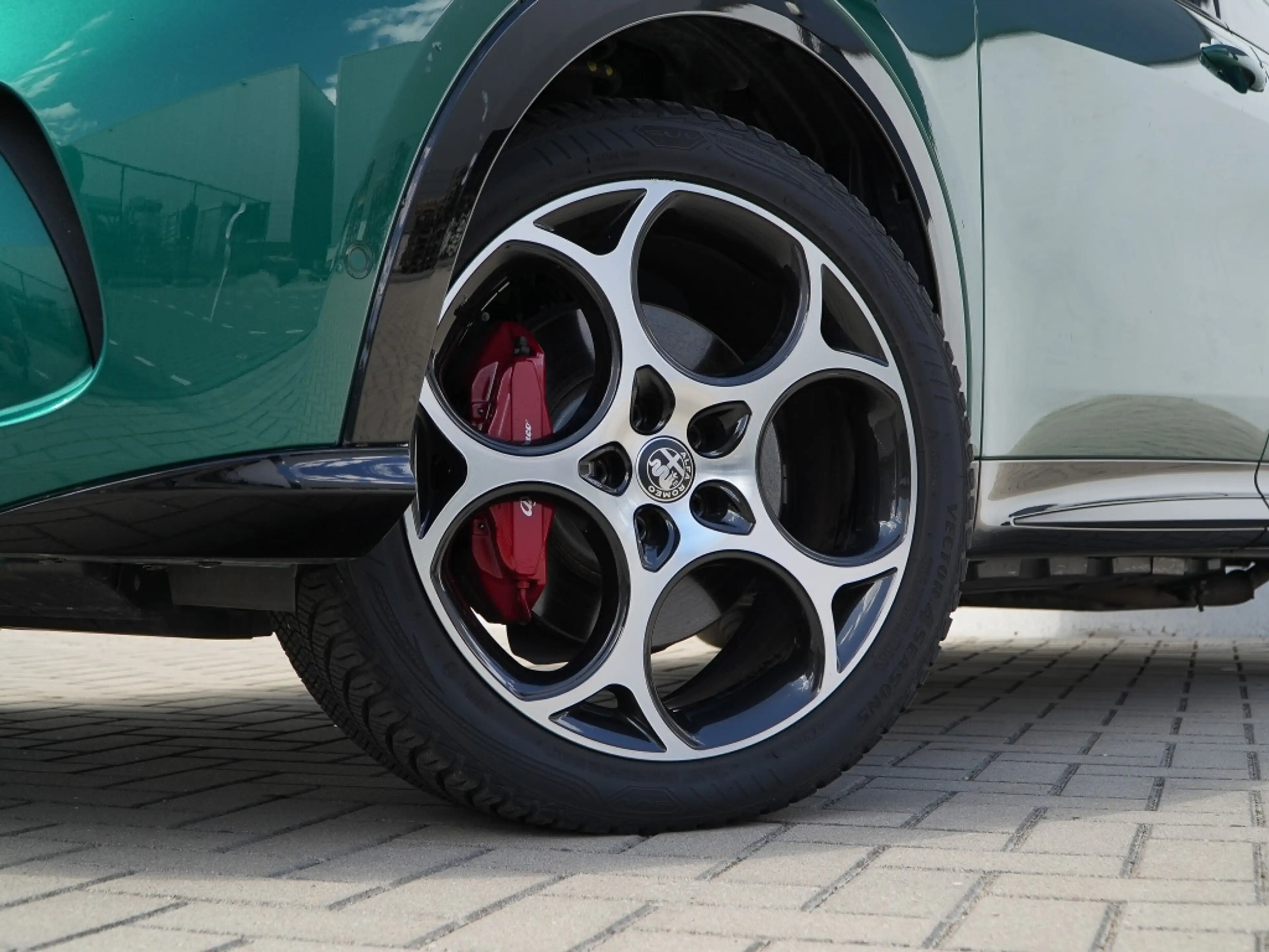 Alfa Romeo Tonale 1.3T PHEV 280 PK Veloce | Schuifdak | Harman | Led — photo 3