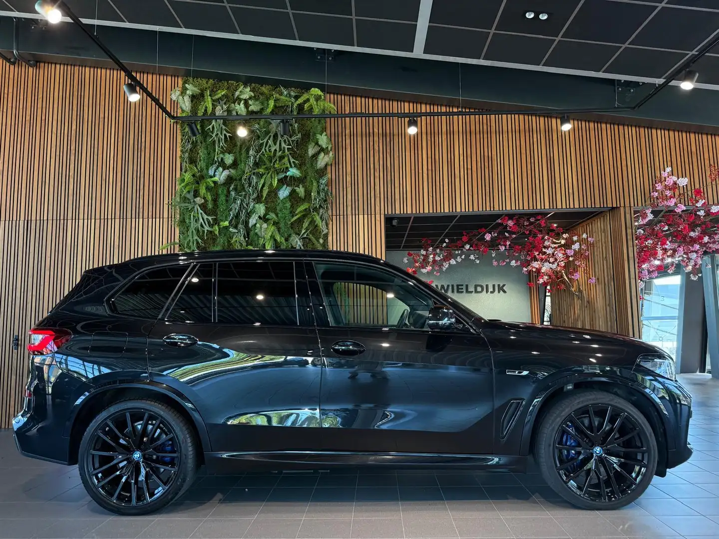 BMW X5 xDrive45e High Executive M Sport Czarny - 2