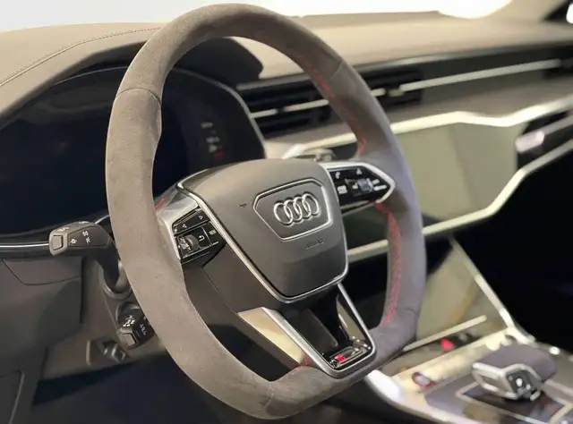 Audi RS6 view 12