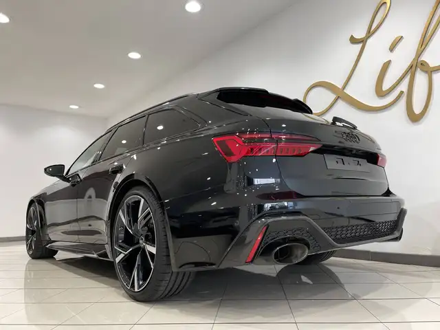 Audi RS6 view 8