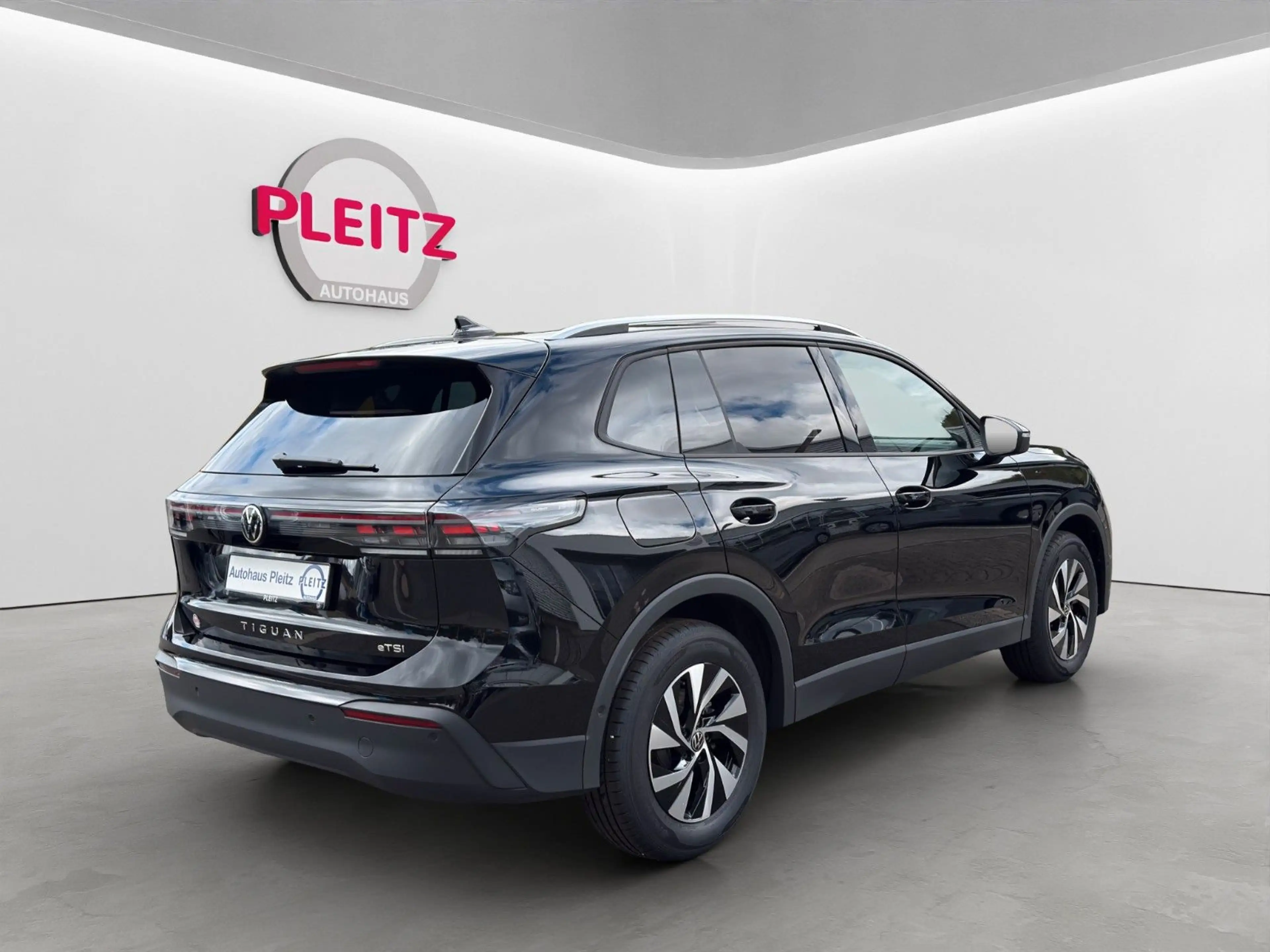 Volkswagen Tiguan Prime 1.5 eTSI DSG | AHK ACC Kamera — photo 6