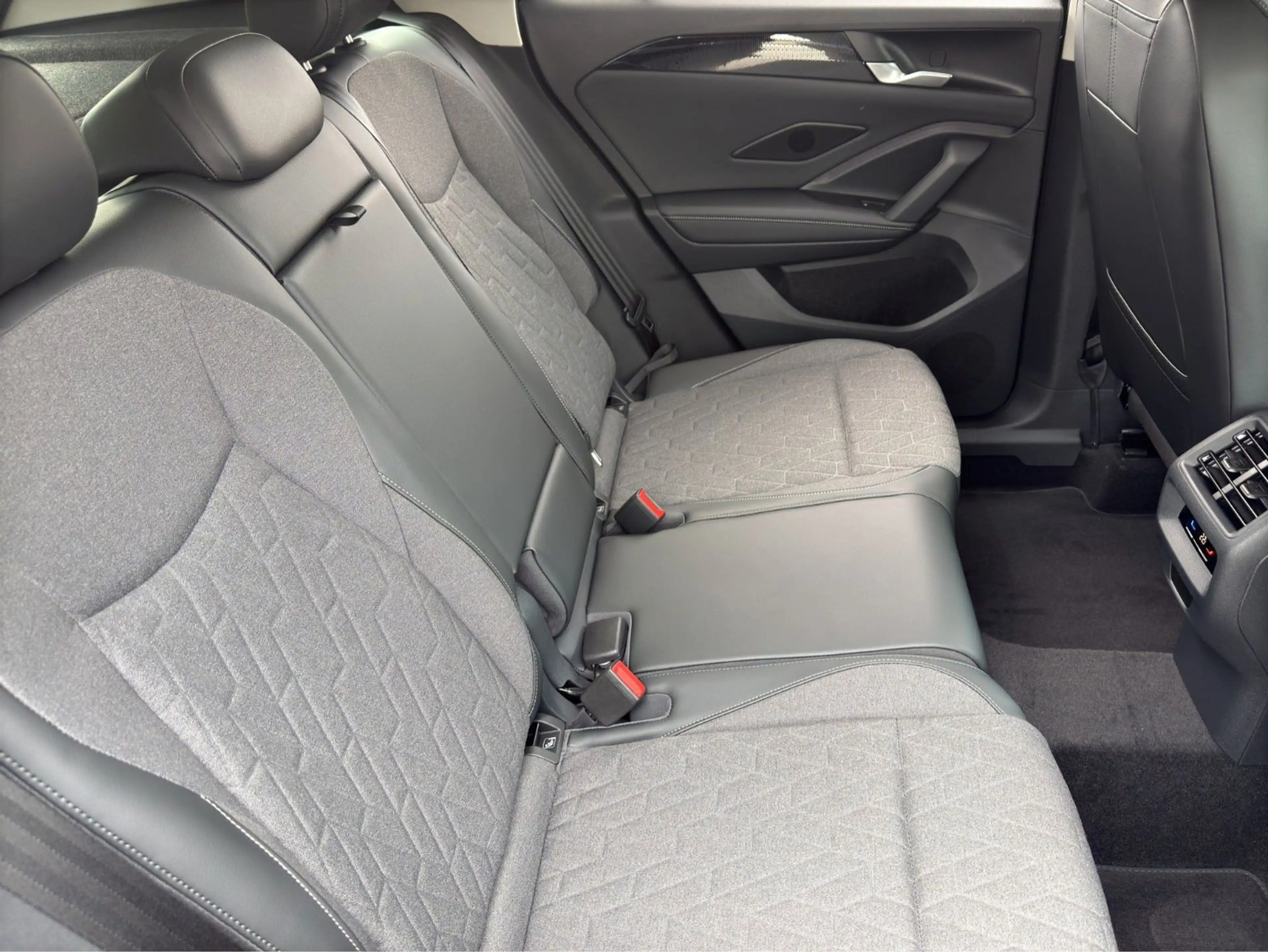 Volkswagen Tiguan Prime 1.5 eTSI DSG | AHK ACC Kamera — photo 20
