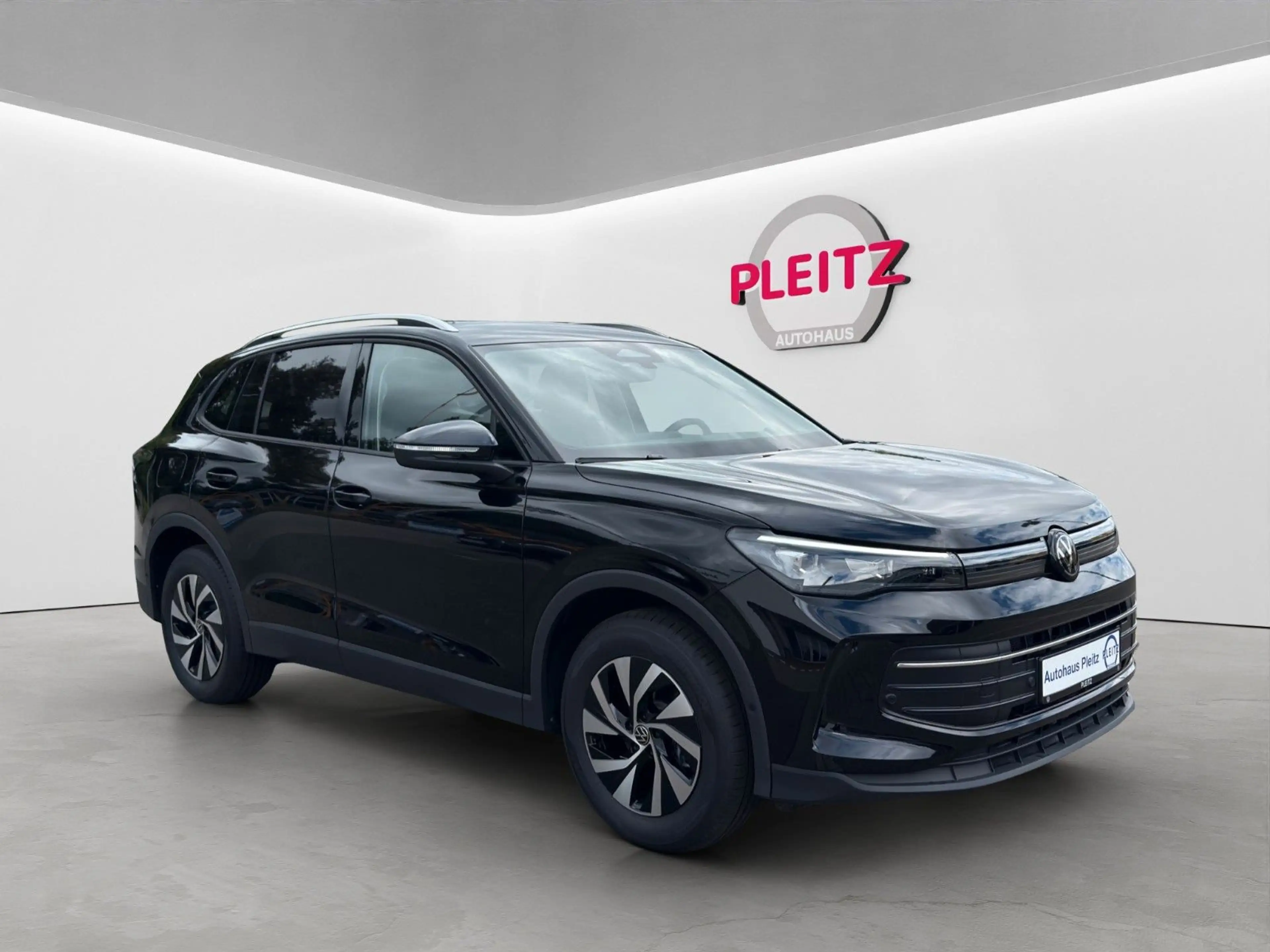 Volkswagen Tiguan Prime 1.5 eTSI DSG | AHK ACC Kamera — photo 8