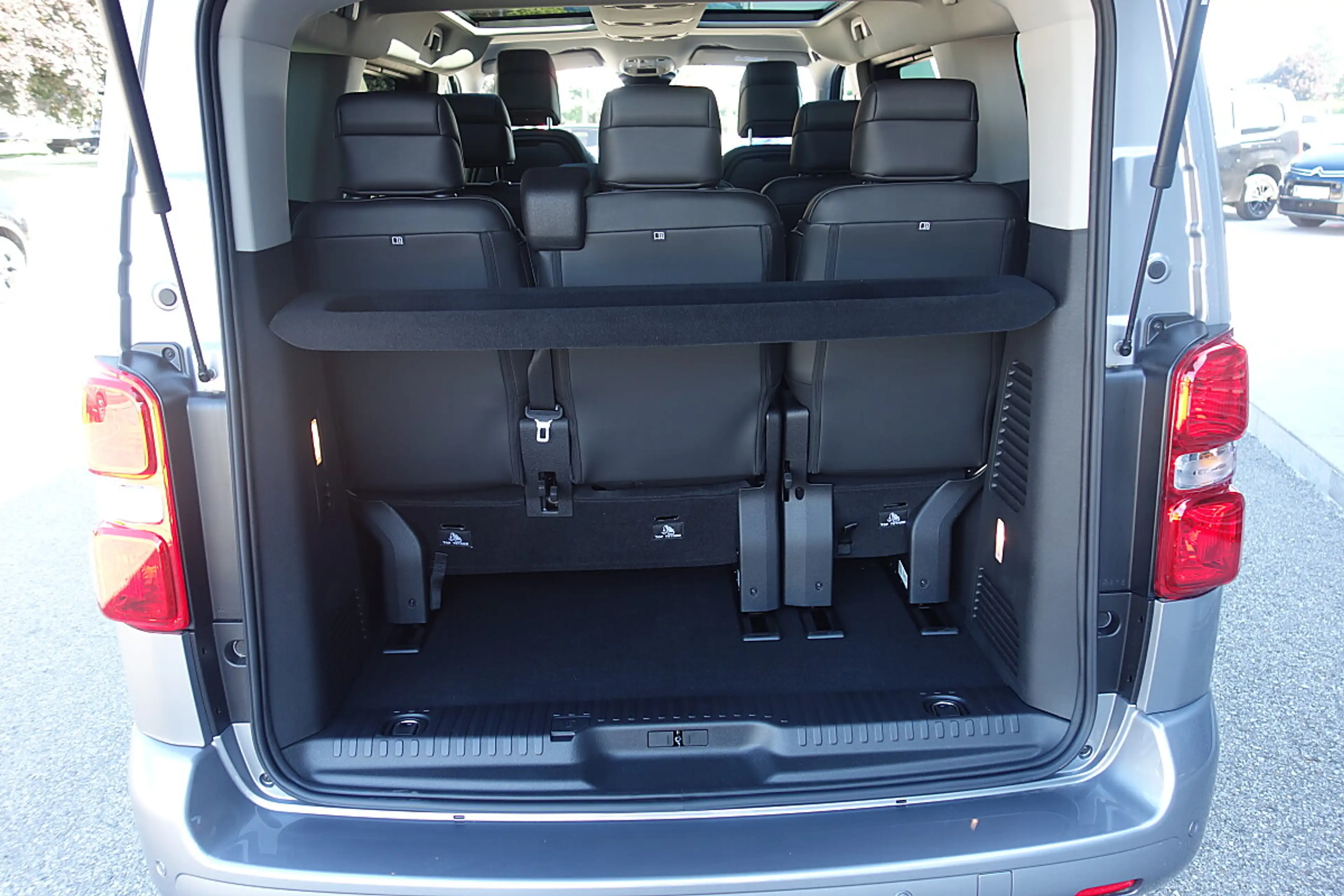 Citroen Spacetourer Diesel 180 S&S EAT8 M Business Lounge — photo 11