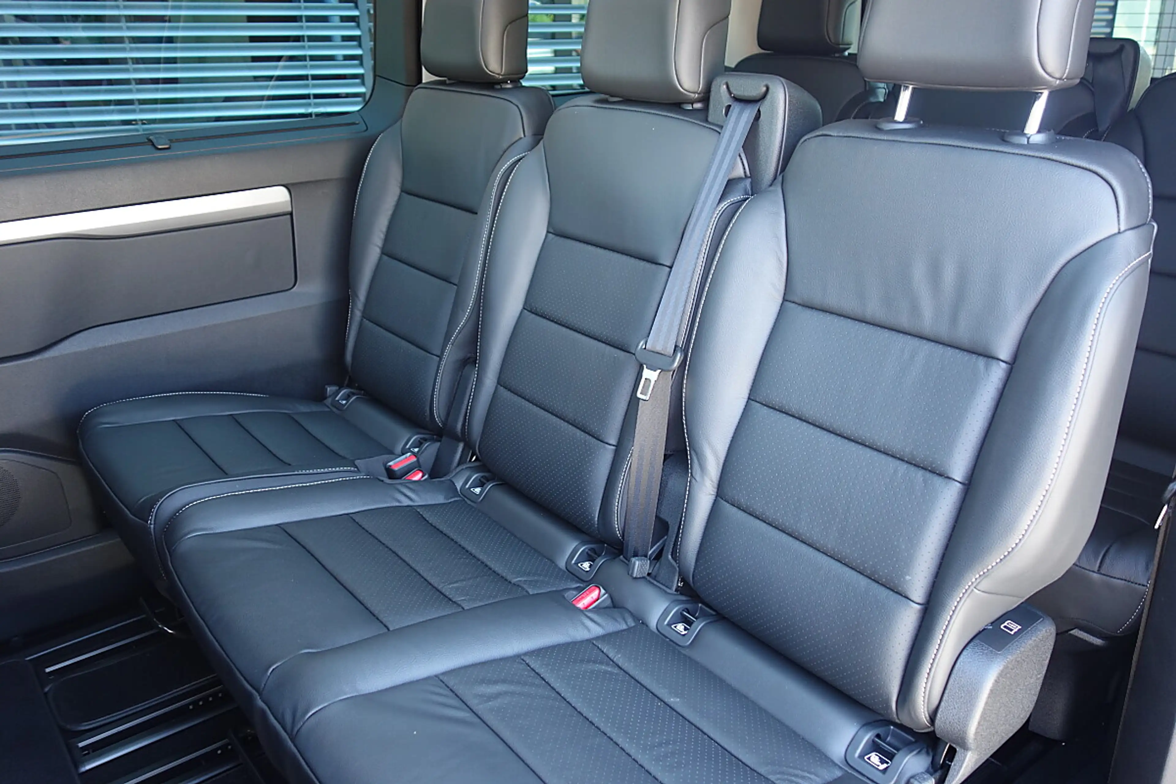 Citroen Spacetourer Diesel 180 S&S EAT8 M Business Lounge — photo 15