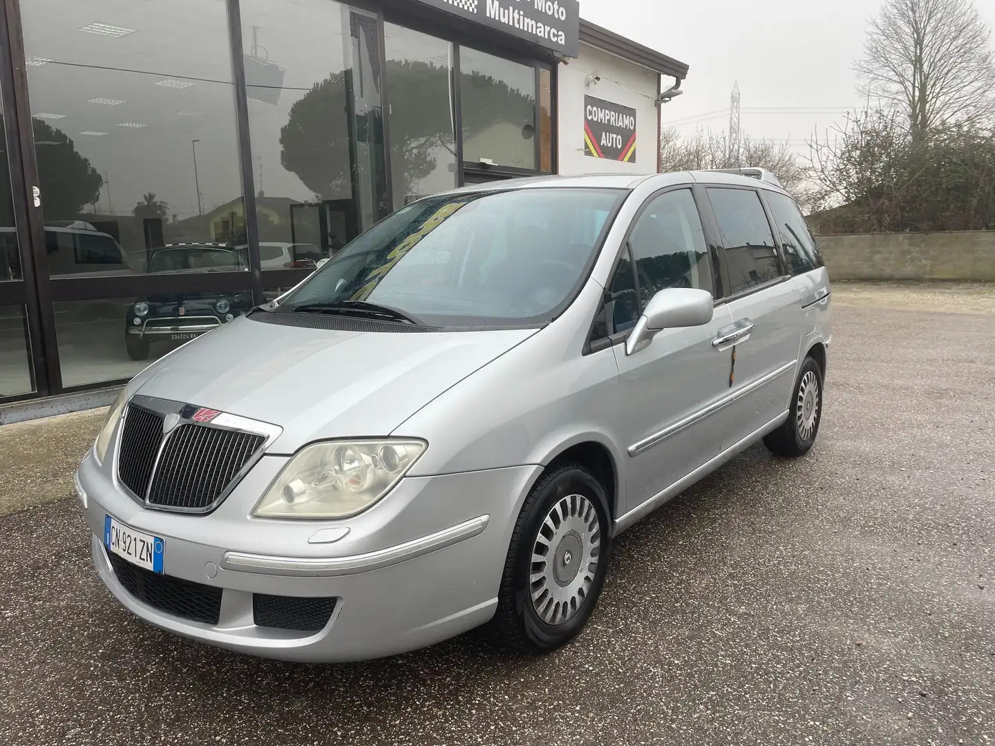 Lancia Phedra Phedra 2.2 jtd Executive 6m 7 POSTI Silber - 1