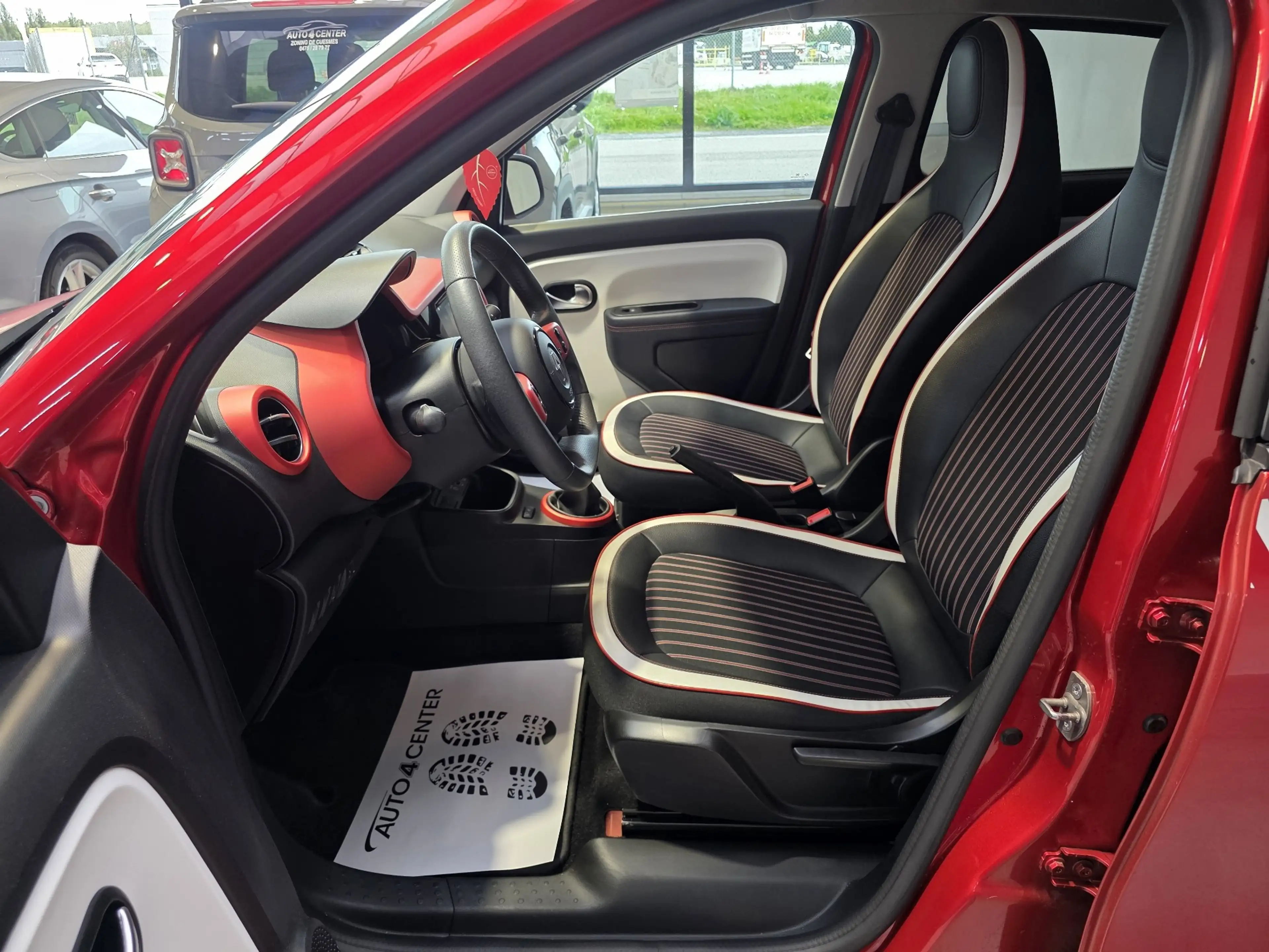 Renault Twingo 0.9 TCe Intens // ECRAN / GARANTIE 1 AN // — photo 7